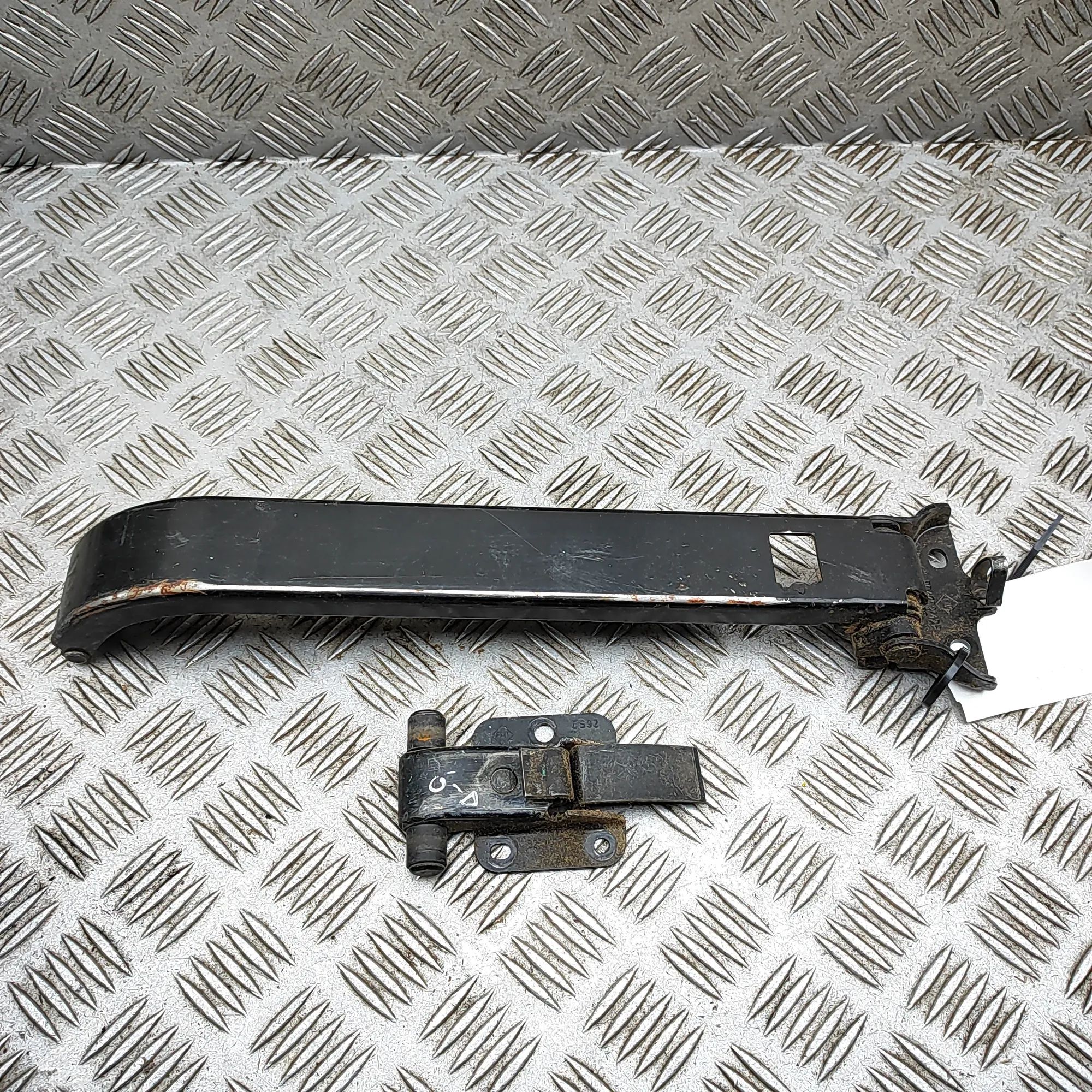 Opel Movano (B) Door check strap — rear right Door check strap — rear right — OPEL MOVANO (B ...