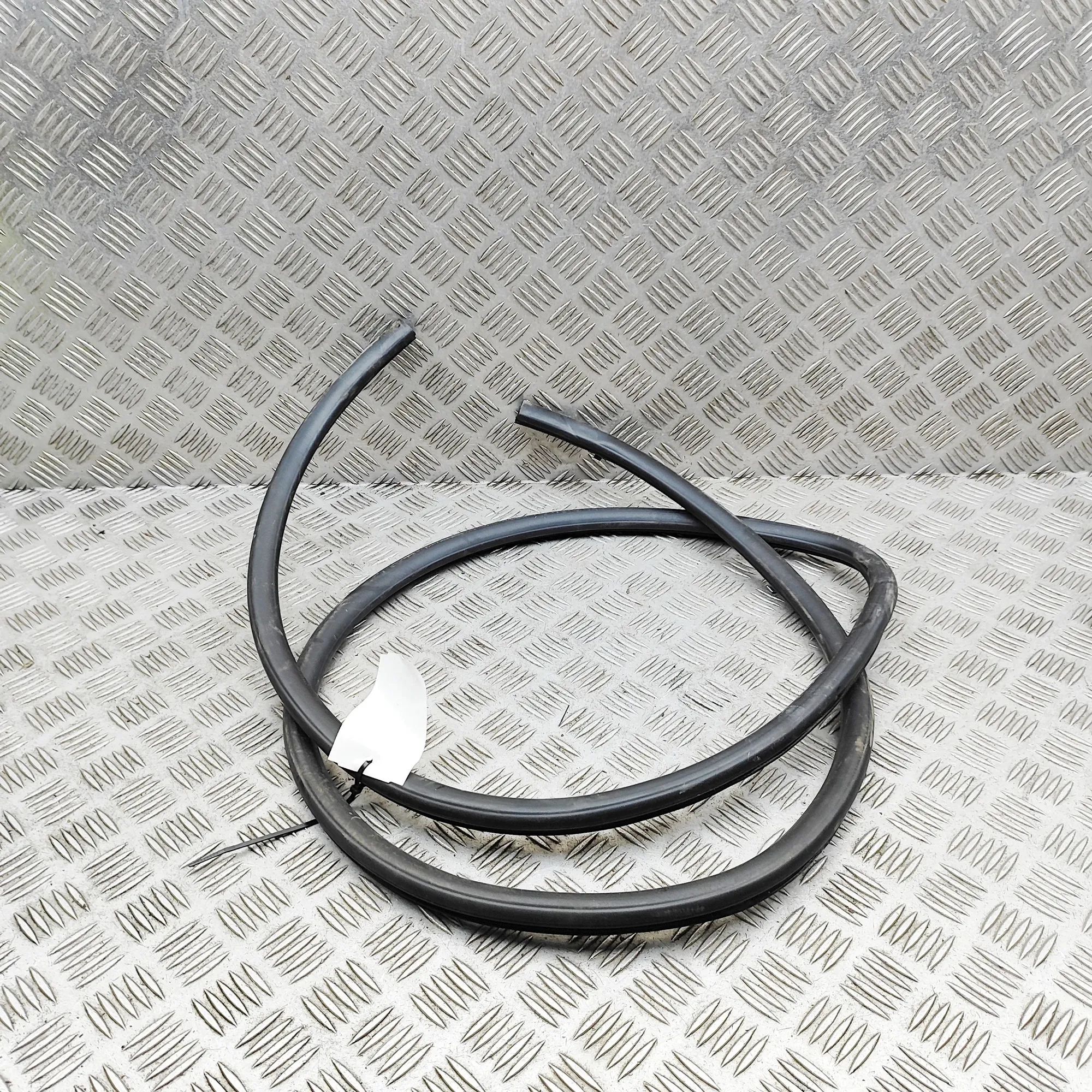 Lexus GS Door rubber seal — front left Door rubber seal — front left — LEXUS GS (_L1_)...