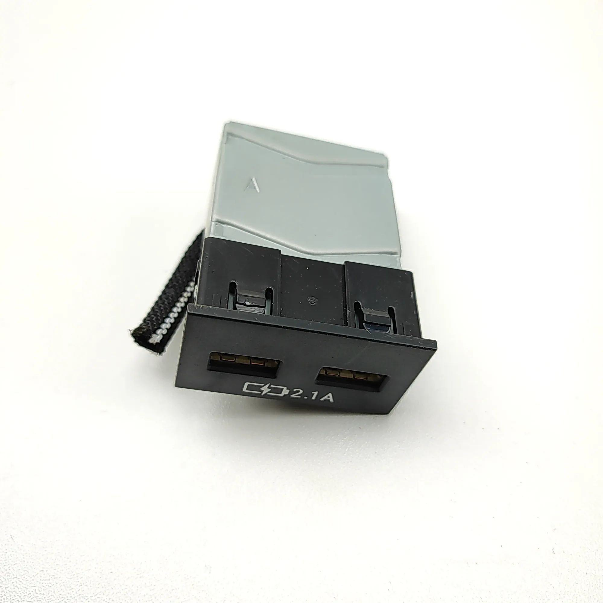 Lexus RX USB USB — LEXUS RX (_L2_) (2015-...) — 85532-50030
...