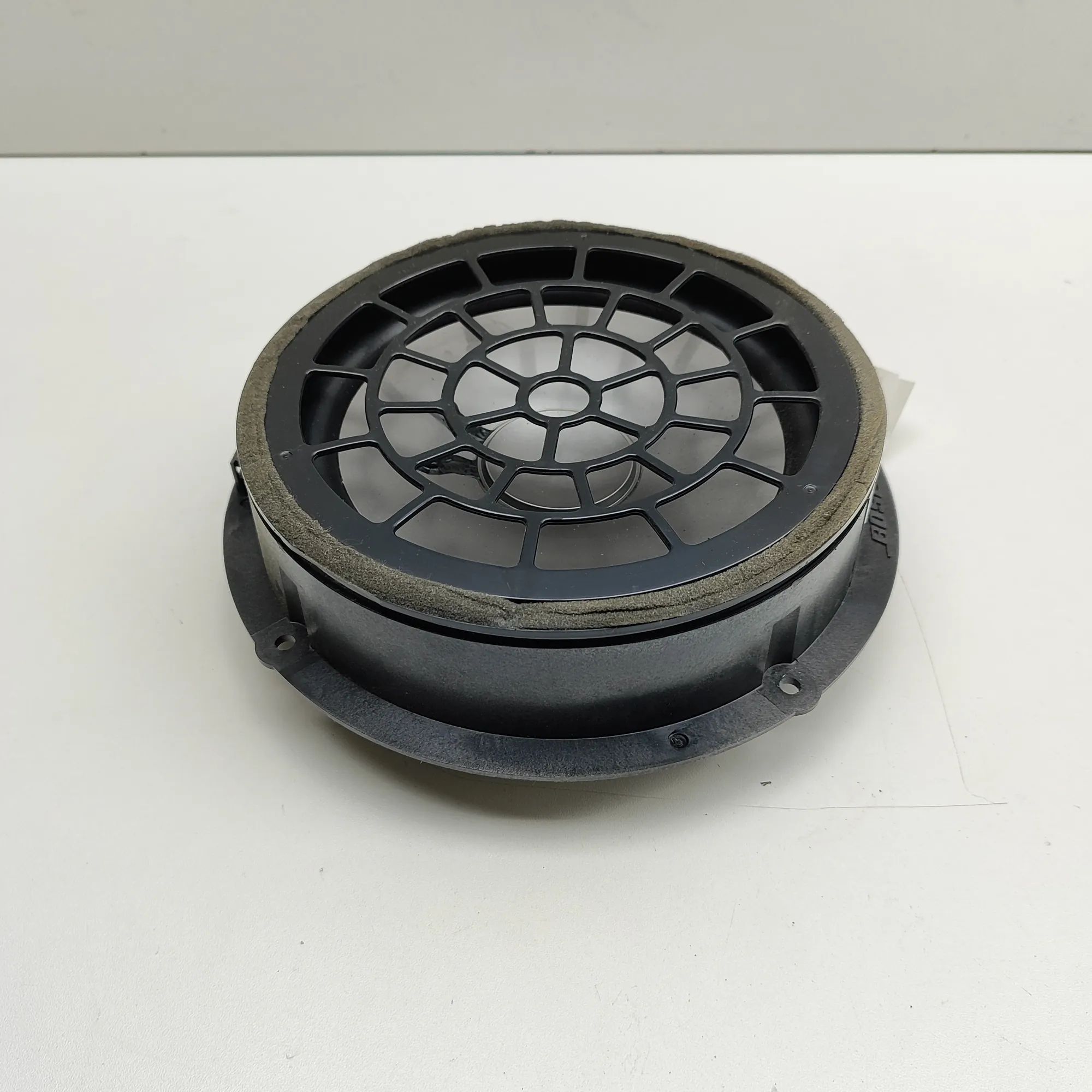 Audi Q3 (8U) Front Right Door Speaker Front Right Door Speaker — AUDI Q3 (8U) (2011-2...