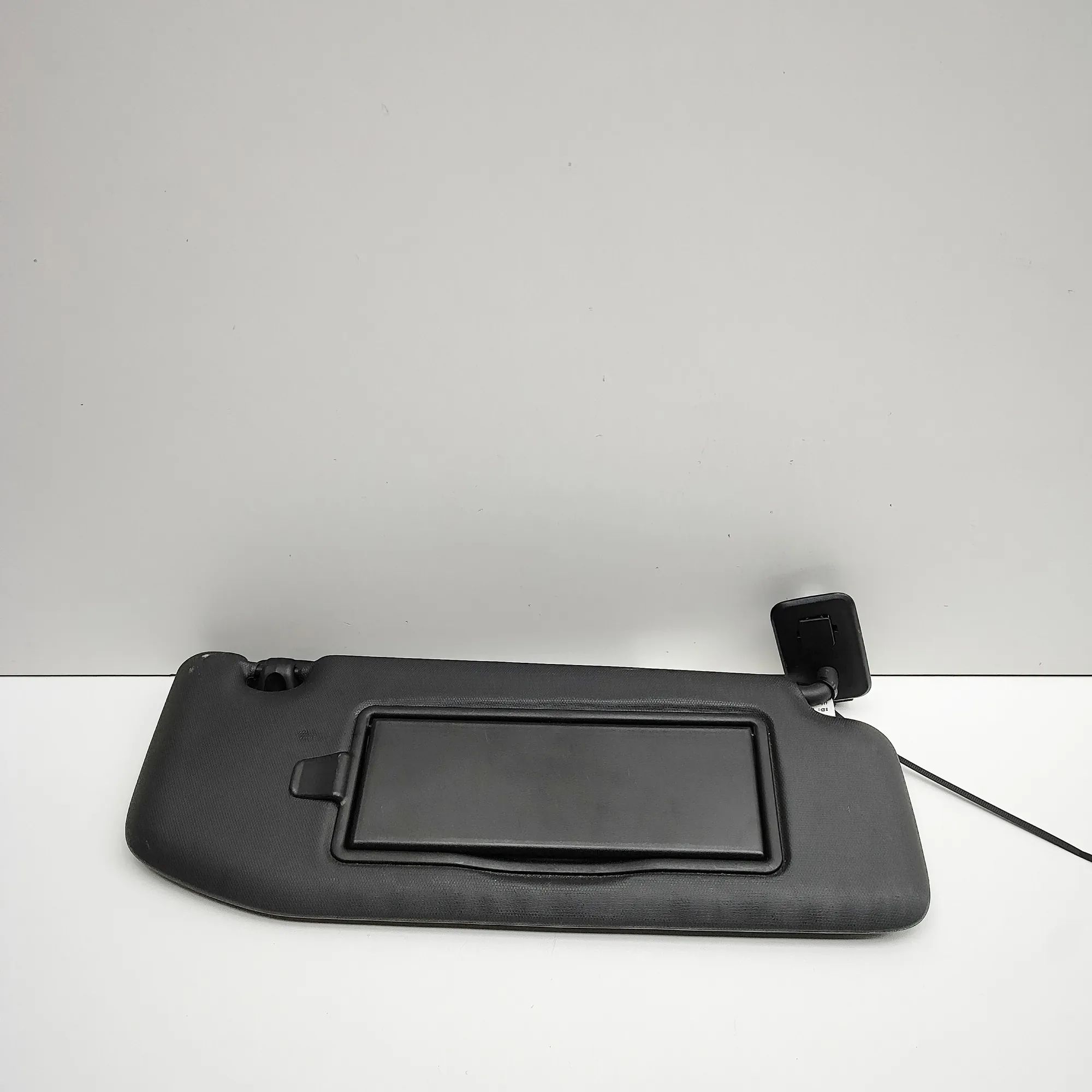 Peugeot 208 Sun visor — right Sun visor — right — PEUGEOT 208 (II UB_, UP_, U...