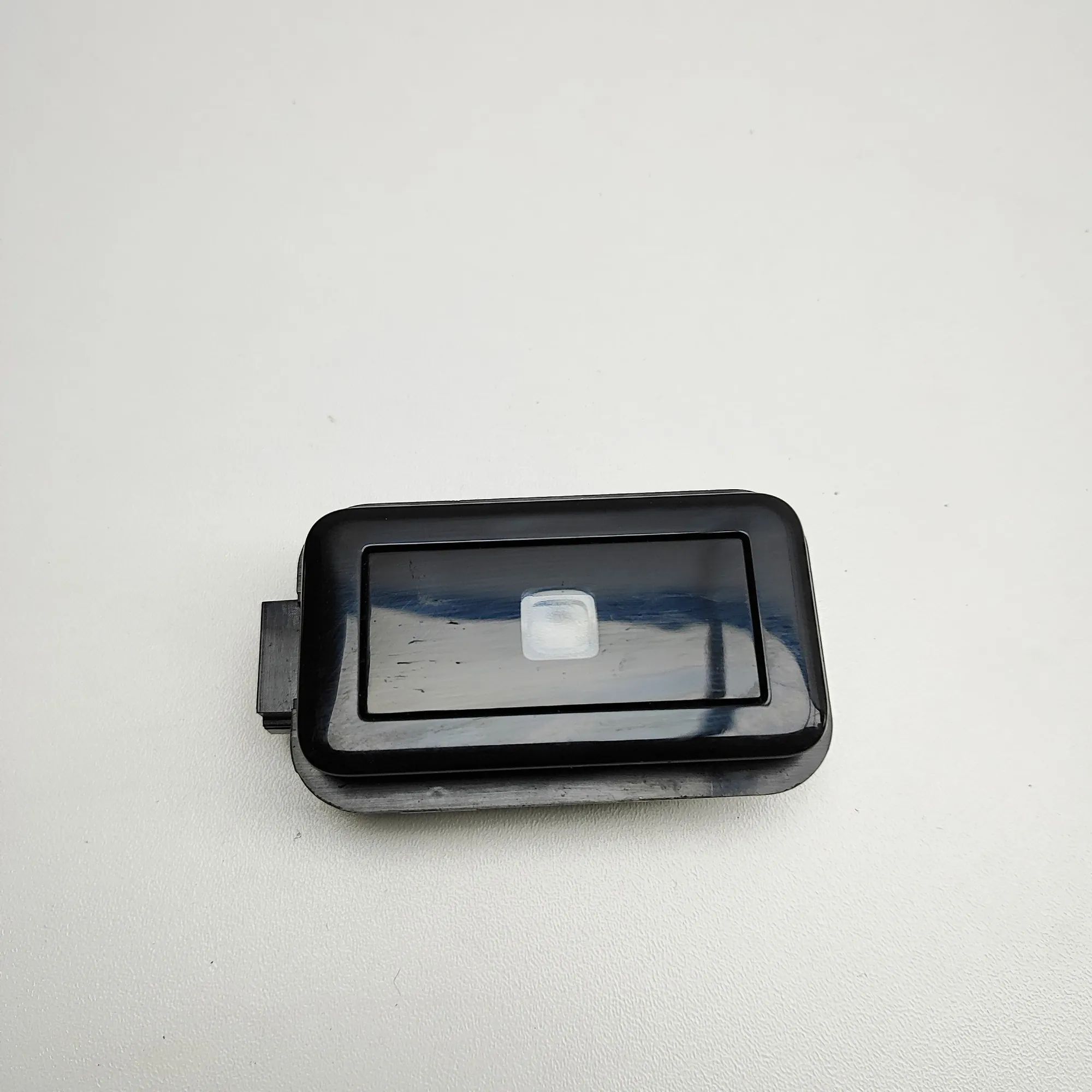 Peugeot 208 Interior light Interior light — PEUGEOT 208 (II UB_, UP_, UW_,...
