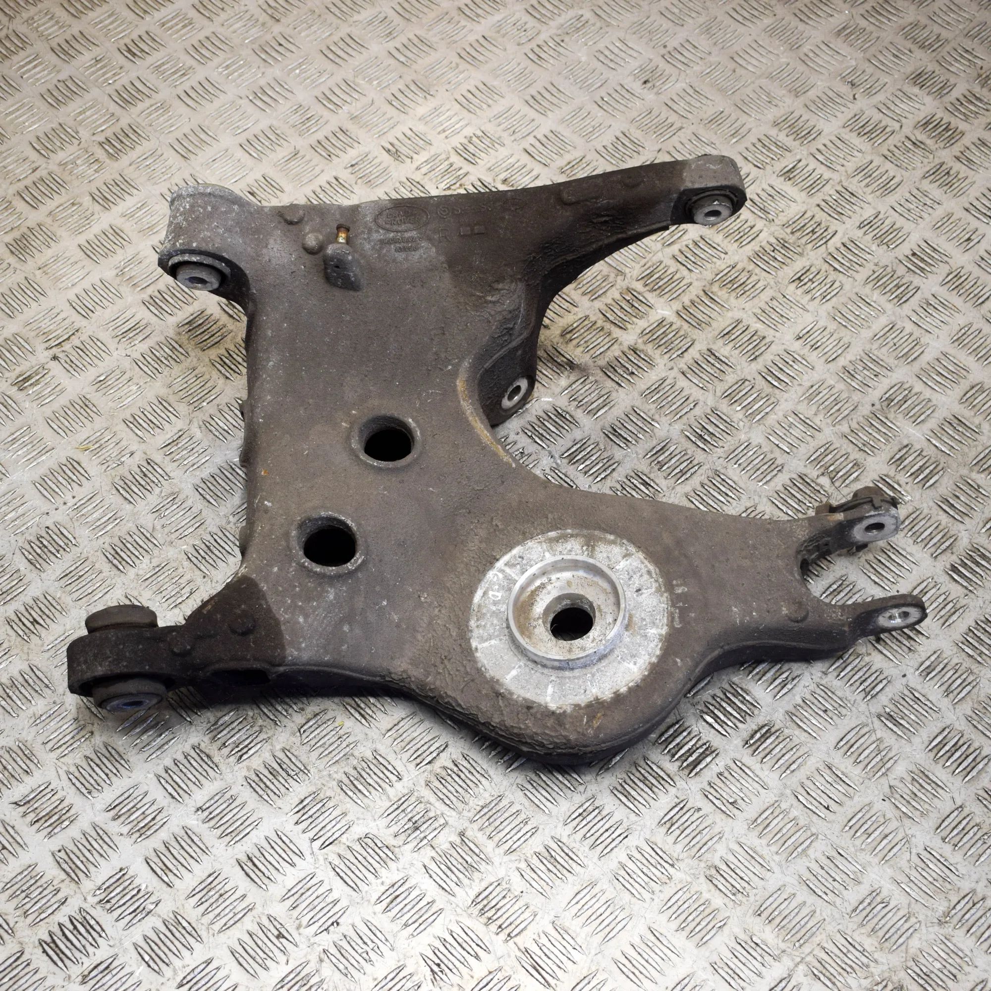 Land Rover Range Rover Sport (L494) Rear Right Lower Control Arm Rear Right Lower Control Arm — LAND ROVER RANGE...
