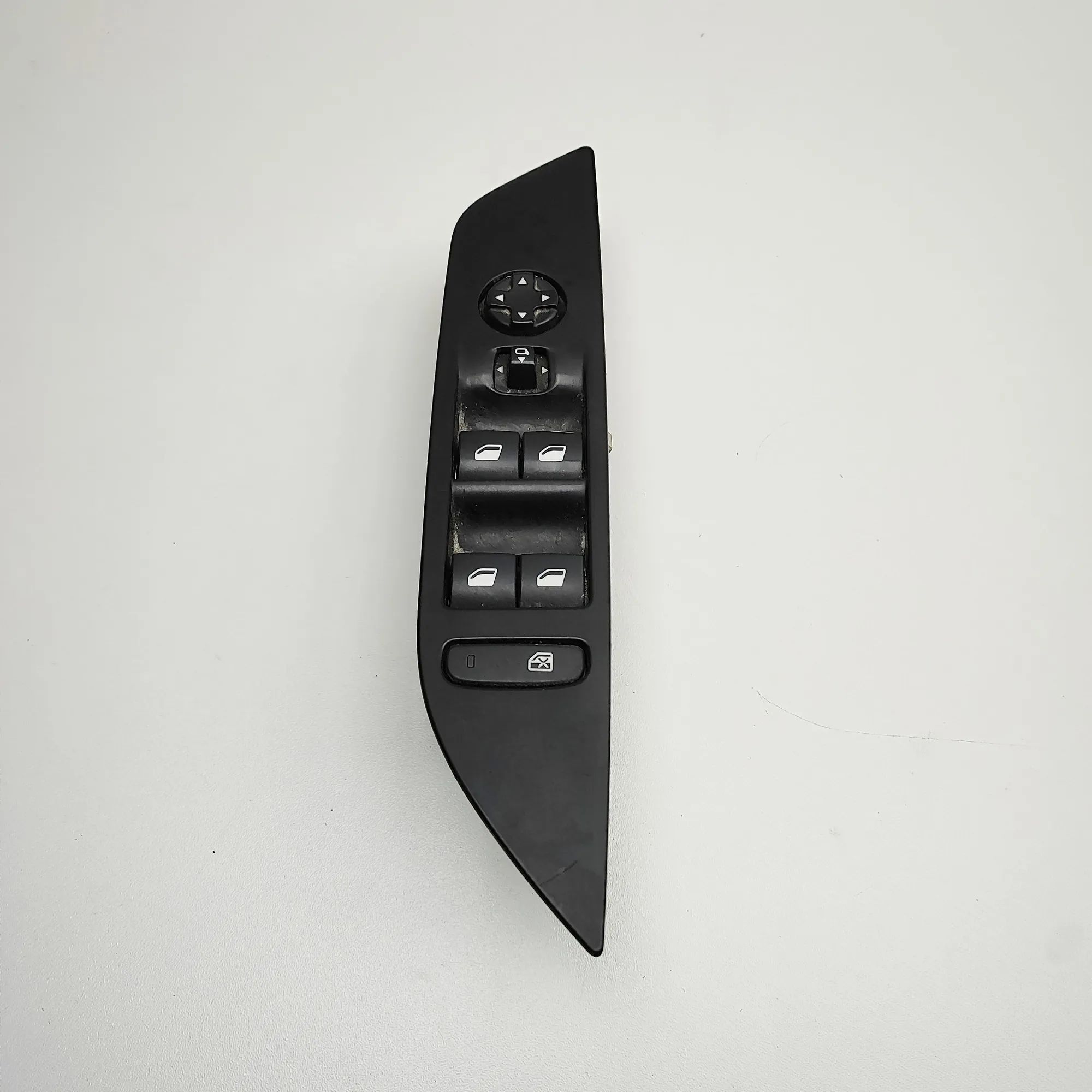 Peugeot 208 Door window switch — front right Door window switch — front right — PEUGEOT 208 ...