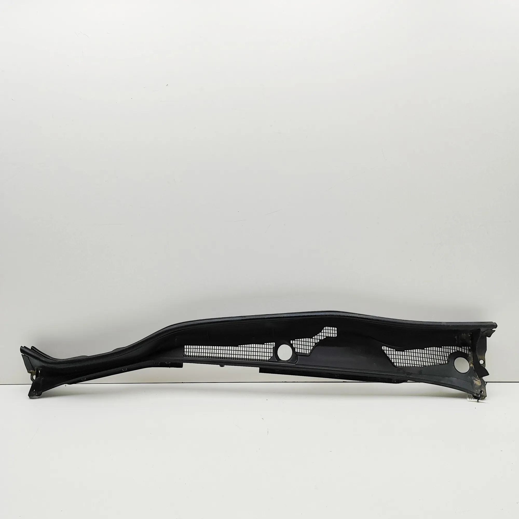 Lexus GS Front Wiper Cowl Trim Front Wiper Cowl Trim — LEXUS GS (_L1_) (2011-....