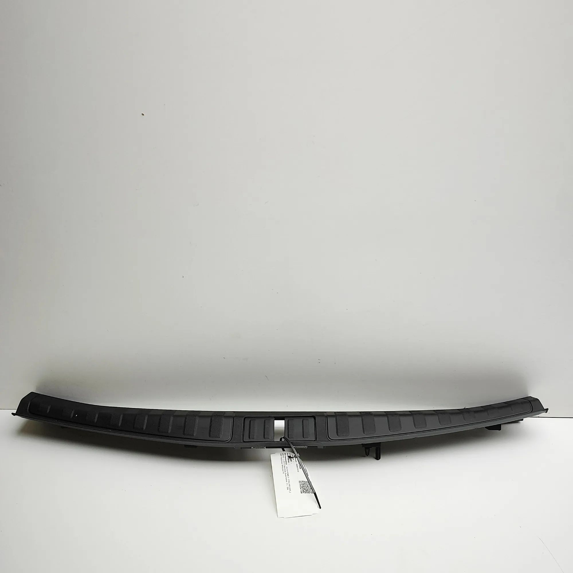 Alfa-Romeo Stelvio Trunk Boot Lock Trim Trunk Boot Lock Trim — ALFA ROMEO STELVIO (949_...
