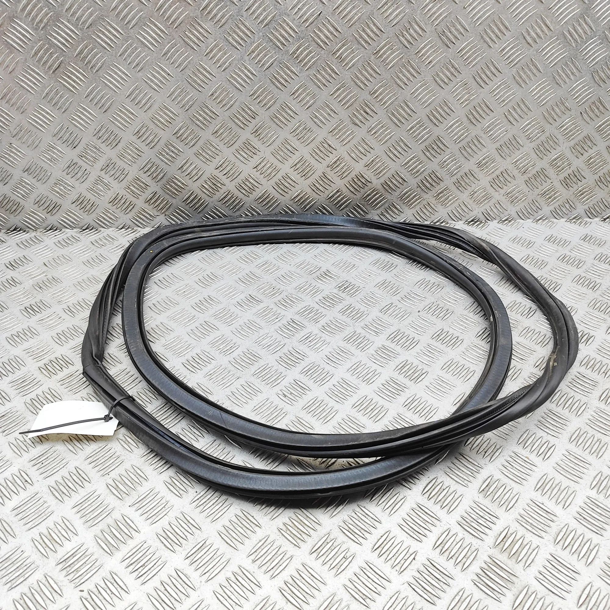 Audi Q3 (F3) Door rubber seal — front left Door rubber seal — front left — AUDI Q3 (Sportb...