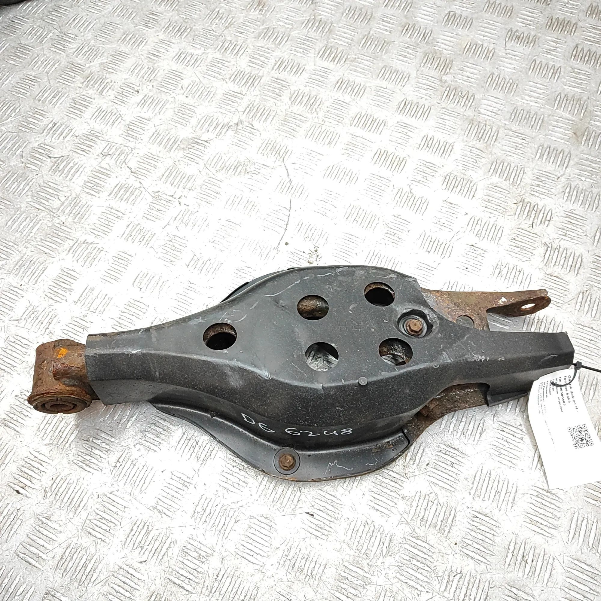 Lexus GS Rear Right Lower Control Arm Rear Right Lower Control Arm — LEXUS GS (_L1_) ...