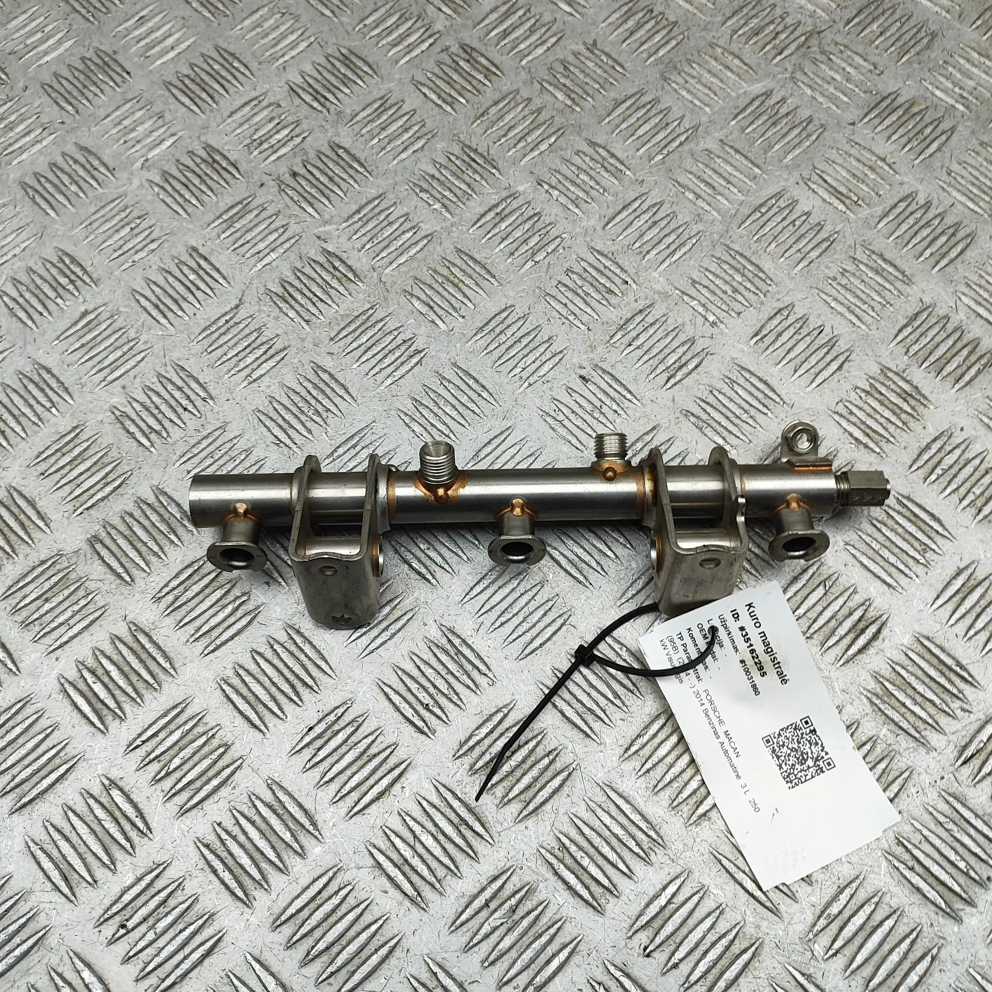 Porsche Macan Fuel Rail Fuel rail — PORSCHE MACAN (95B) (2014-...) — 94...