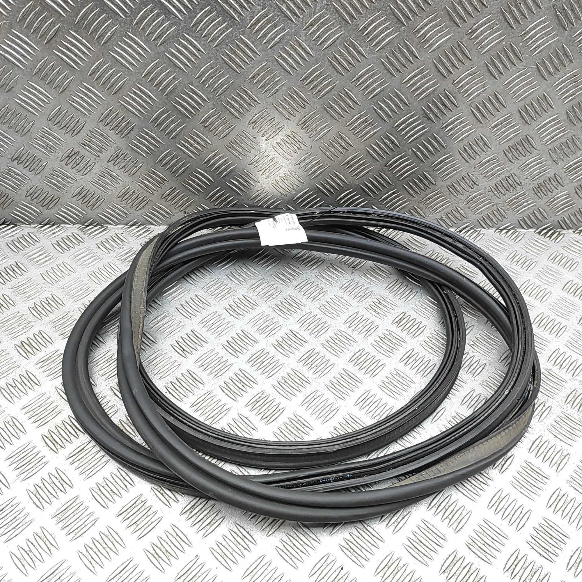 Audi Q3 (F3) Tailgate rubber seal Tailgate rubber seal — AUDI Q3 (F3) (2018-...) ...