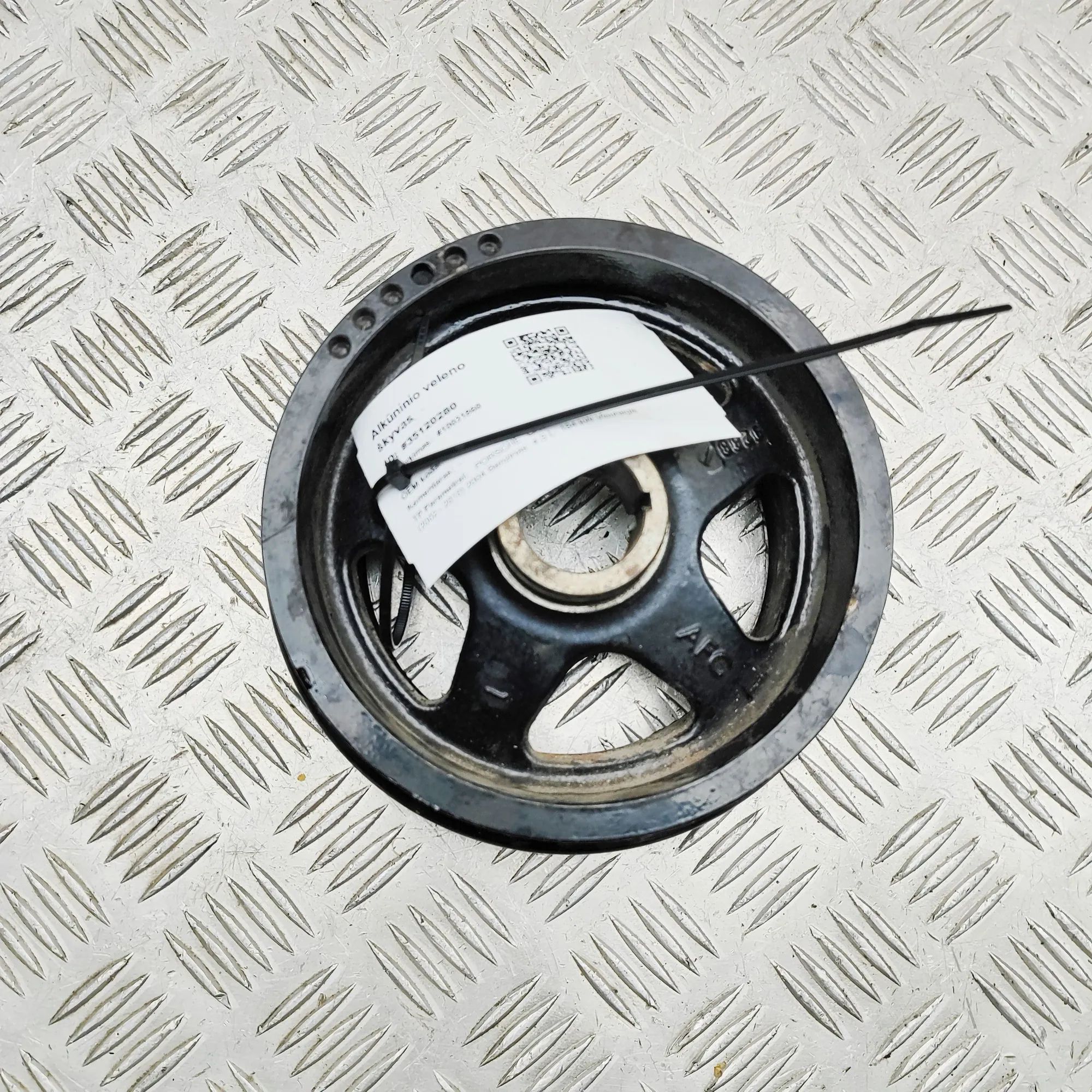 Porsche Cayenne Kampiakselin hihnapyörä Crankshaft pulley — PORSCHE CAYENNE (9PA) (2002...