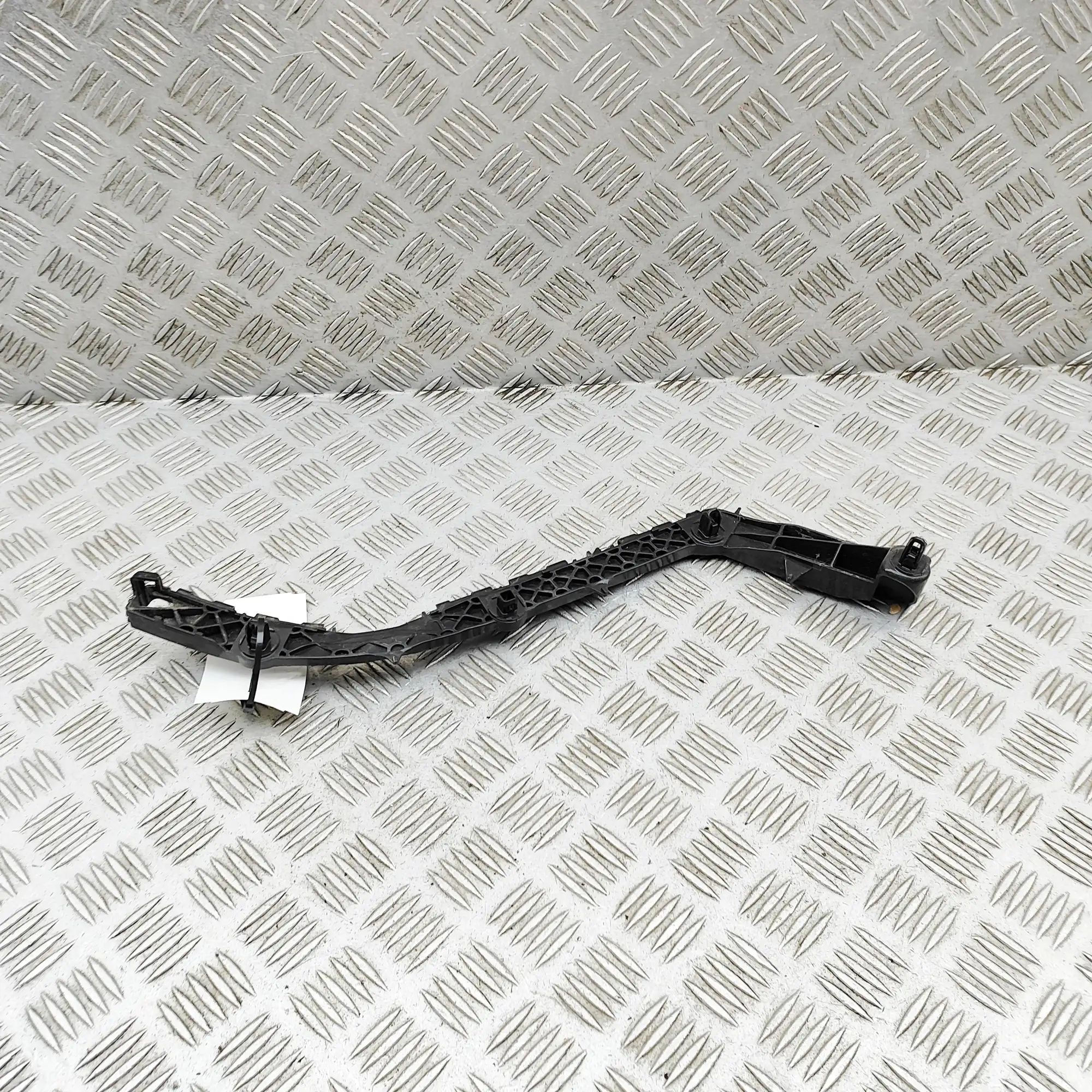 Toyota Land Cruiser 150 Rear Right Bumper Bracket Rear Right Bumper Bracket — TOYOTA LAND CRUISER...