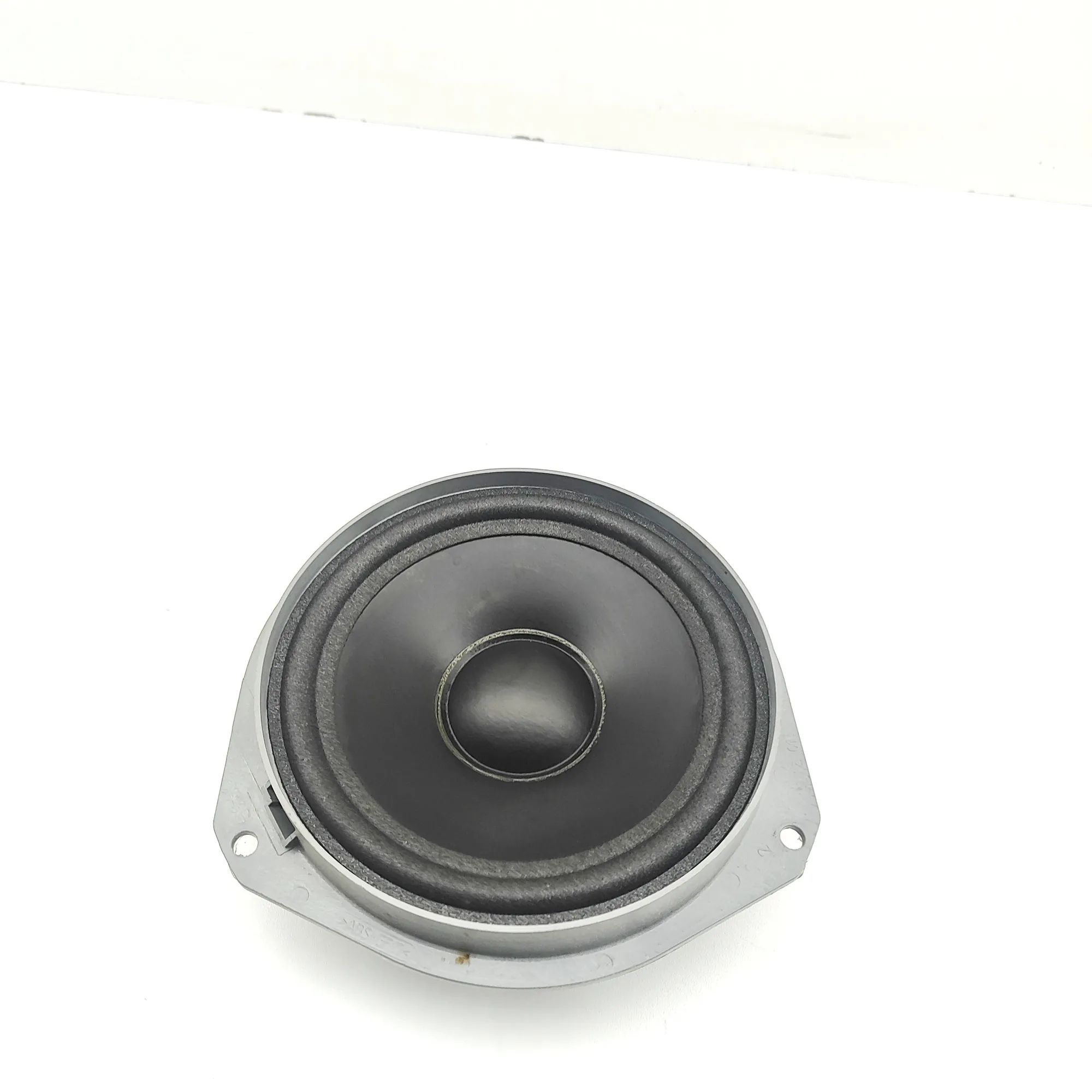 Iveco Daily Front Right Door Speaker Front Right Door Speaker — IVECO DAILY (VI Flat...