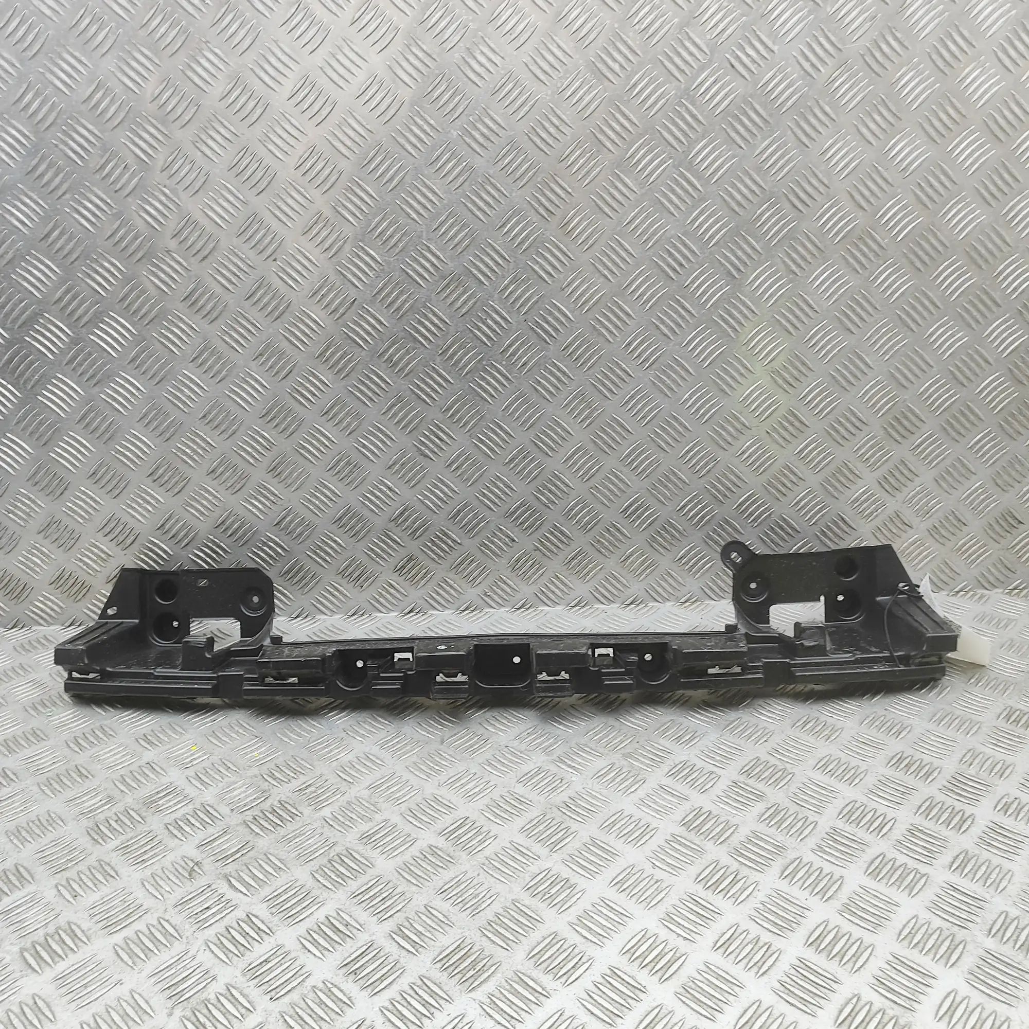 Land Rover Range Rover Evoque Rear Bumper Middle Bracket Rear Bumper Middle Bracket — LAND ROVER RANGE R...
