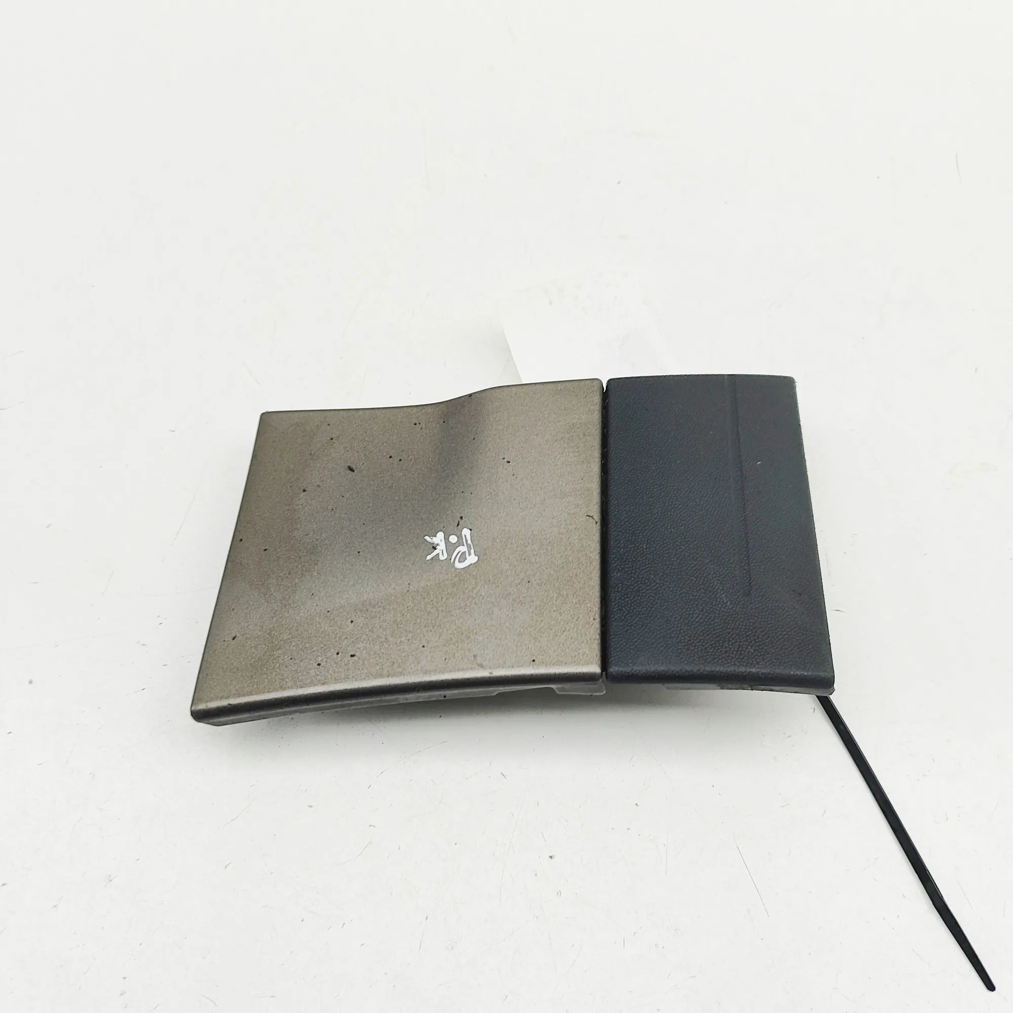 Porsche Cayenne Fender moulding — front left Fender moulding — front left — PORSCHE CAYENNE ...