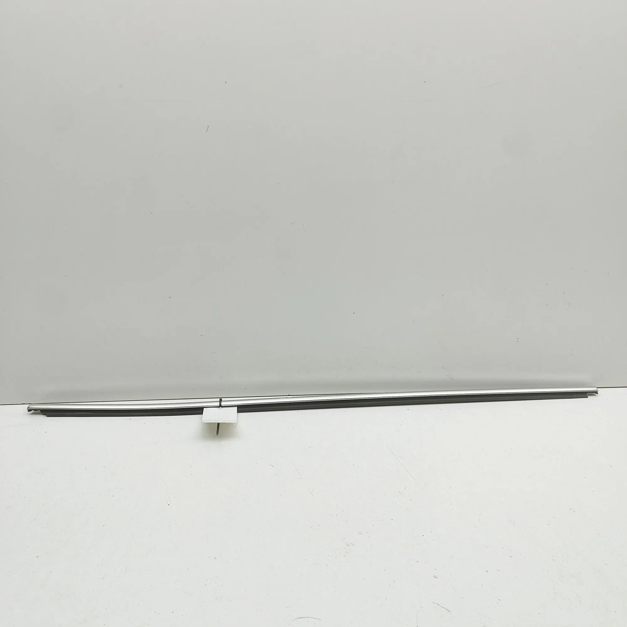 Skoda Elroq  Door window strip — rear right Door window strip — rear right — SKODA ELROQ (2...