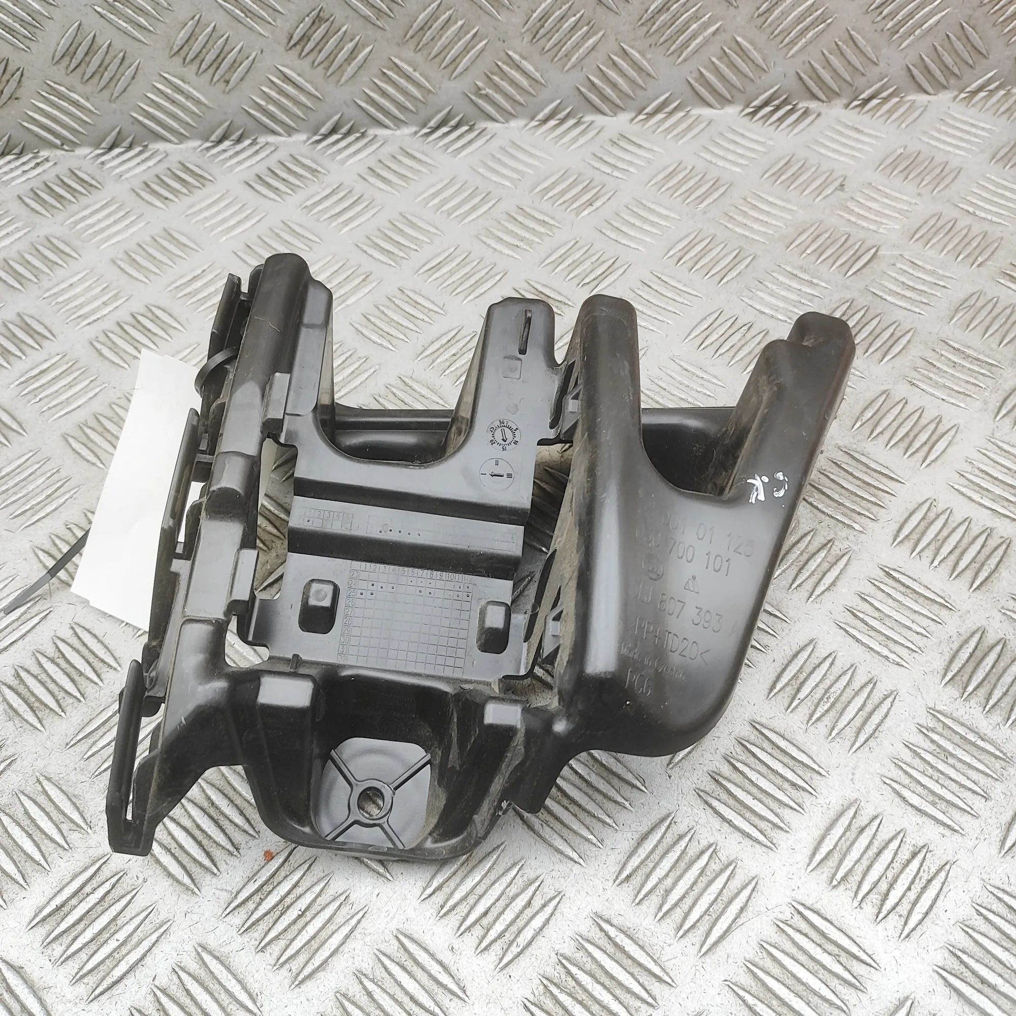 Skoda Elroq  Rear Left Bumper Bracket Rear Left Bumper Bracket — SKODA ELROQ (2024-.....