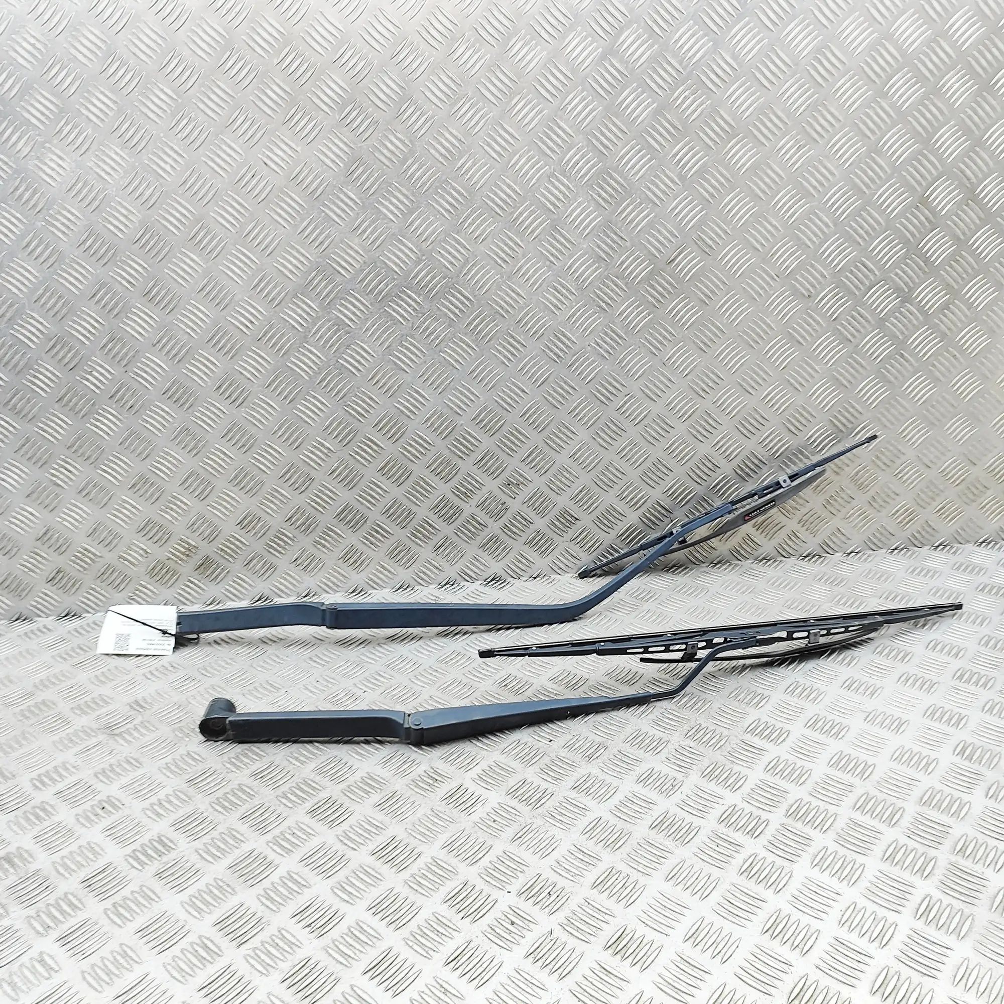 Mitsubishi Lancer Front Wiper Arms Front Wiper Arms — MITSUBISHI LANCER (VIII CY_A...