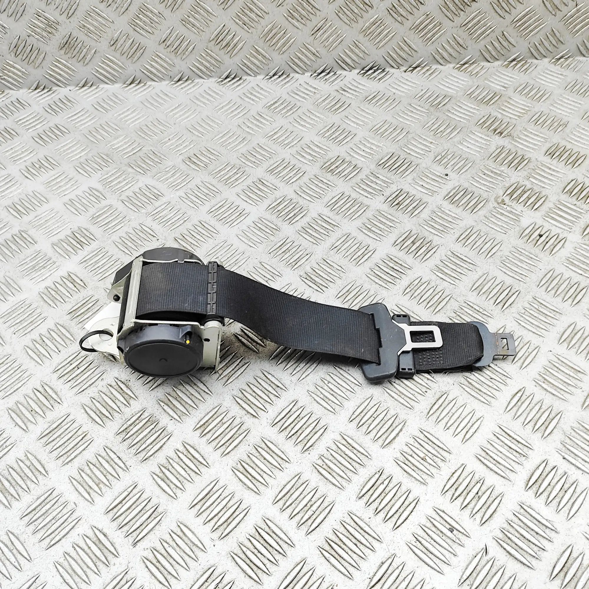 Maserati Ghibli Rear Left Seatbelt Rear Left Seatbelt — MASERATI GHIBLI (M157) (20...