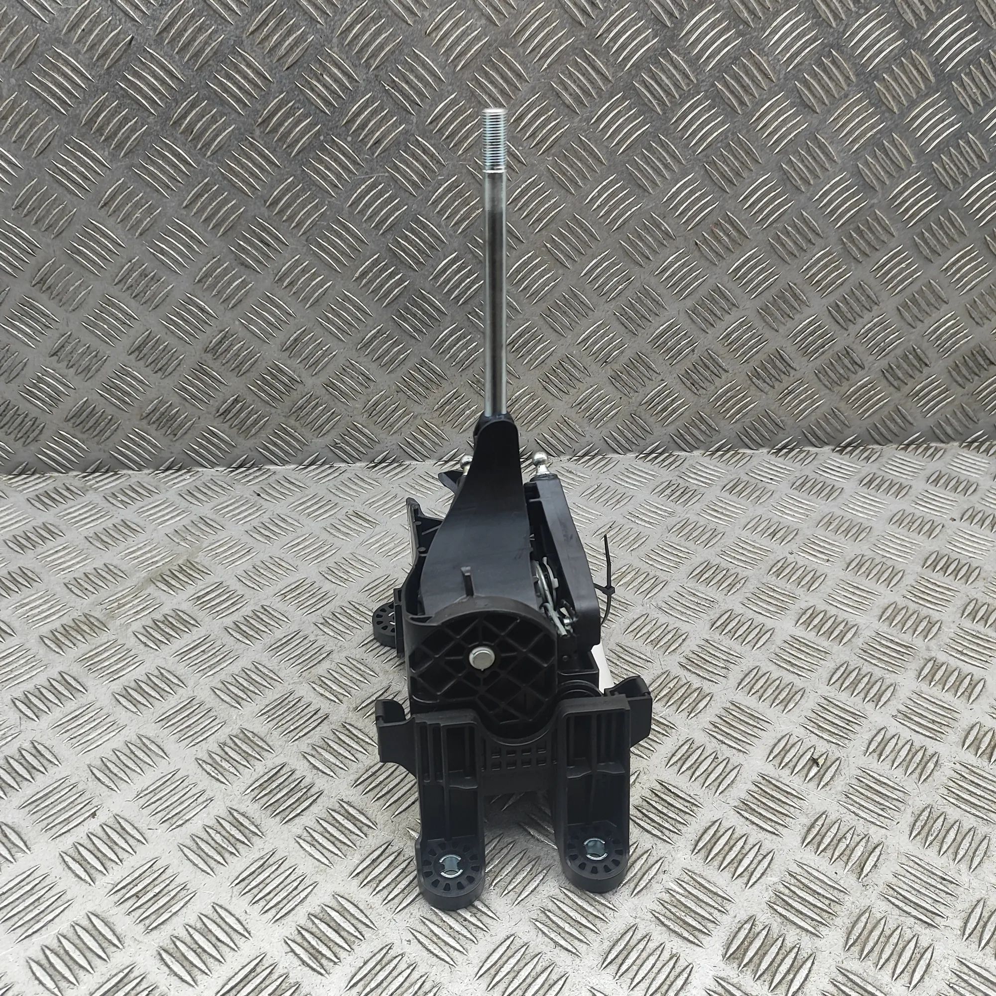 Ford Fiesta Gear Shifting Mechanism Gear Shifting Mechanism — FORD FIESTA (VII) (20...