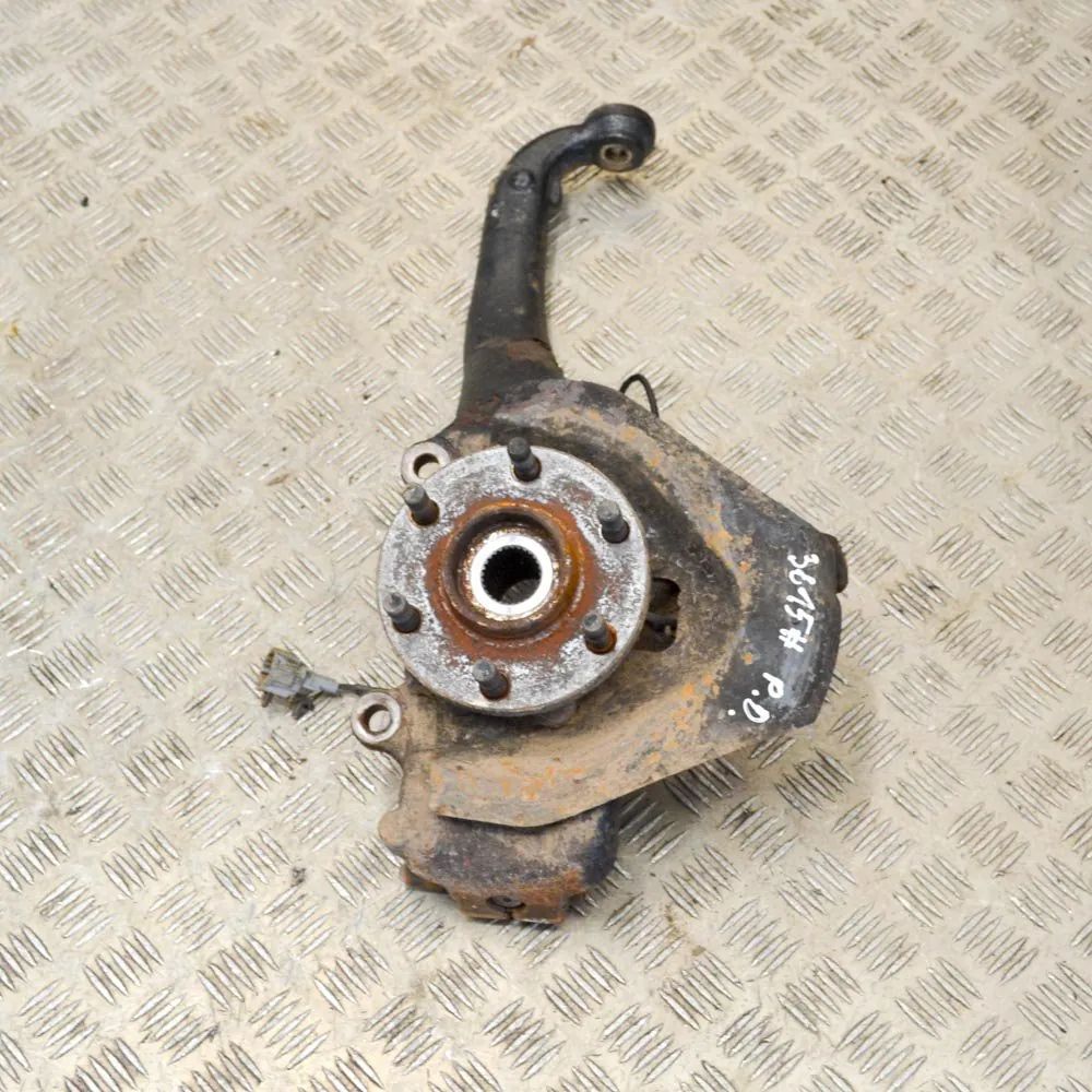 Nissan Pick Up / Navara / NP300 (D22) Front Right Wheel Hub Front Right Wheel Hub — NISSAN NP300 (NAVARA D4...