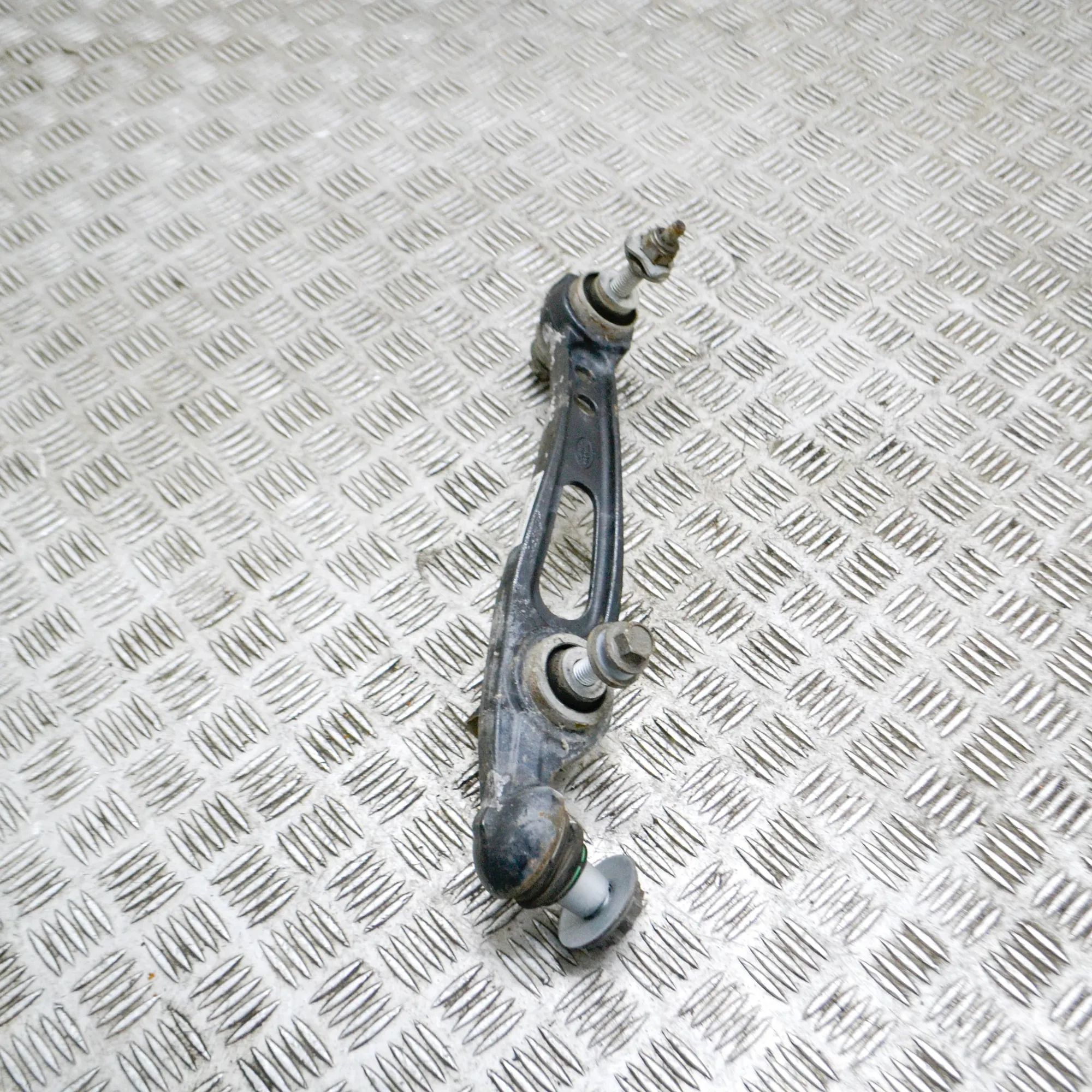 Land Rover Range Rover (L405) Front Left Straight Control Arm Front Left Straight Control Arm — LAND ROVER RA...