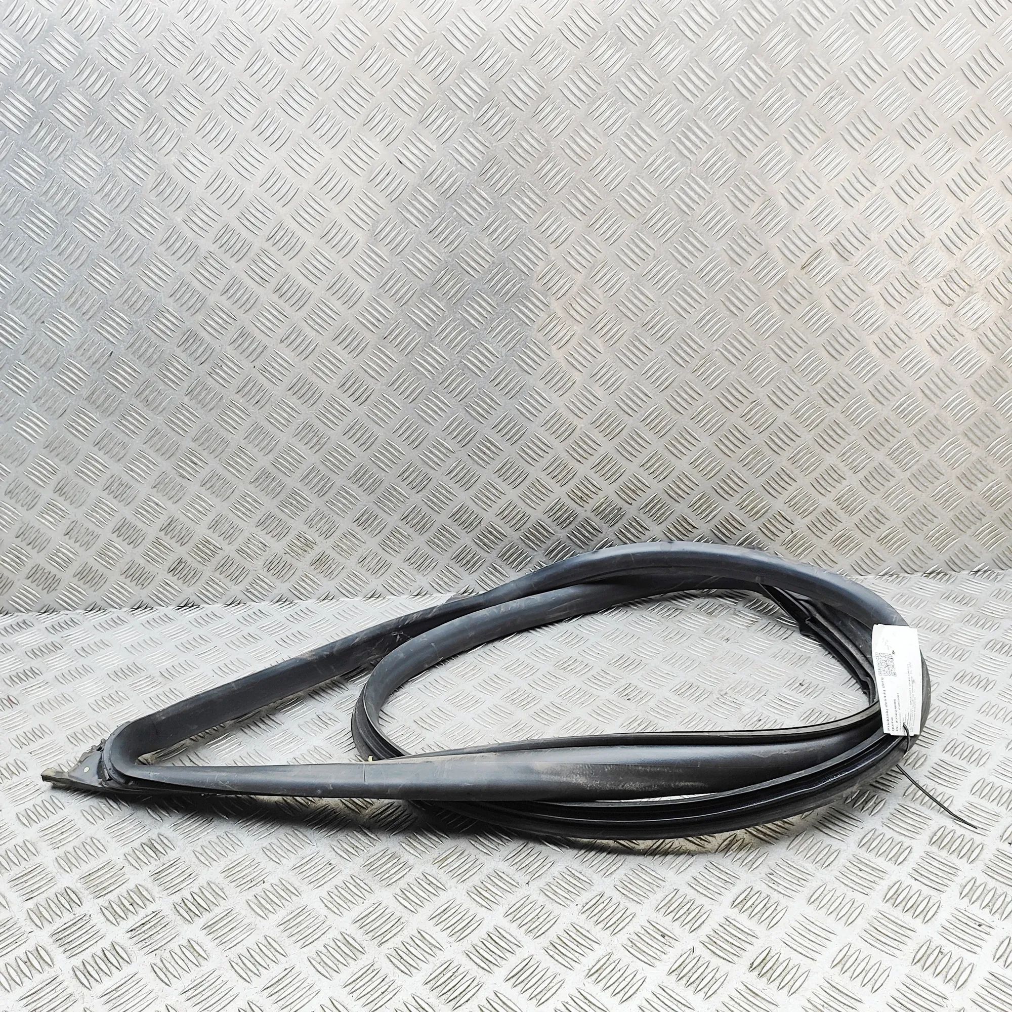 Maserati Ghibli Door rubber seal — front right Door rubber seal — front right — MASERATI GHIBL...