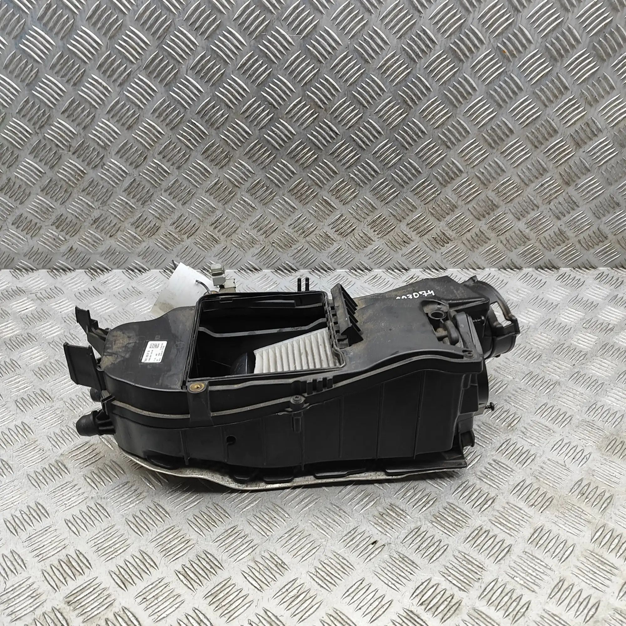 Mercedes-Benz GLC (X253) Ilmanpuhdistin  Air Filter Box — MERCEDES BENZ GLC (X253, C253)...
