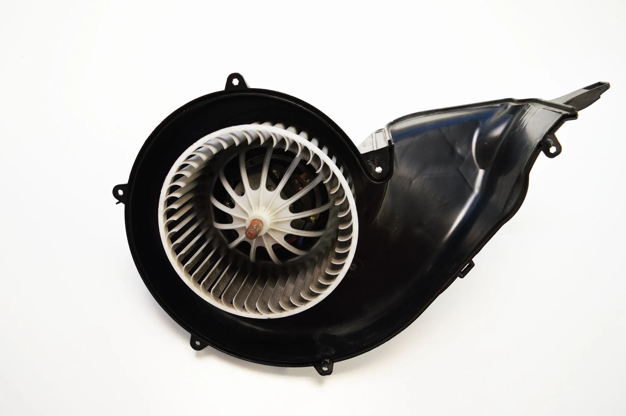 Land Rover Discovery Heater Blower Fan Heater Blower Fan — LAND ROVER DISCOVERY (IV L3...