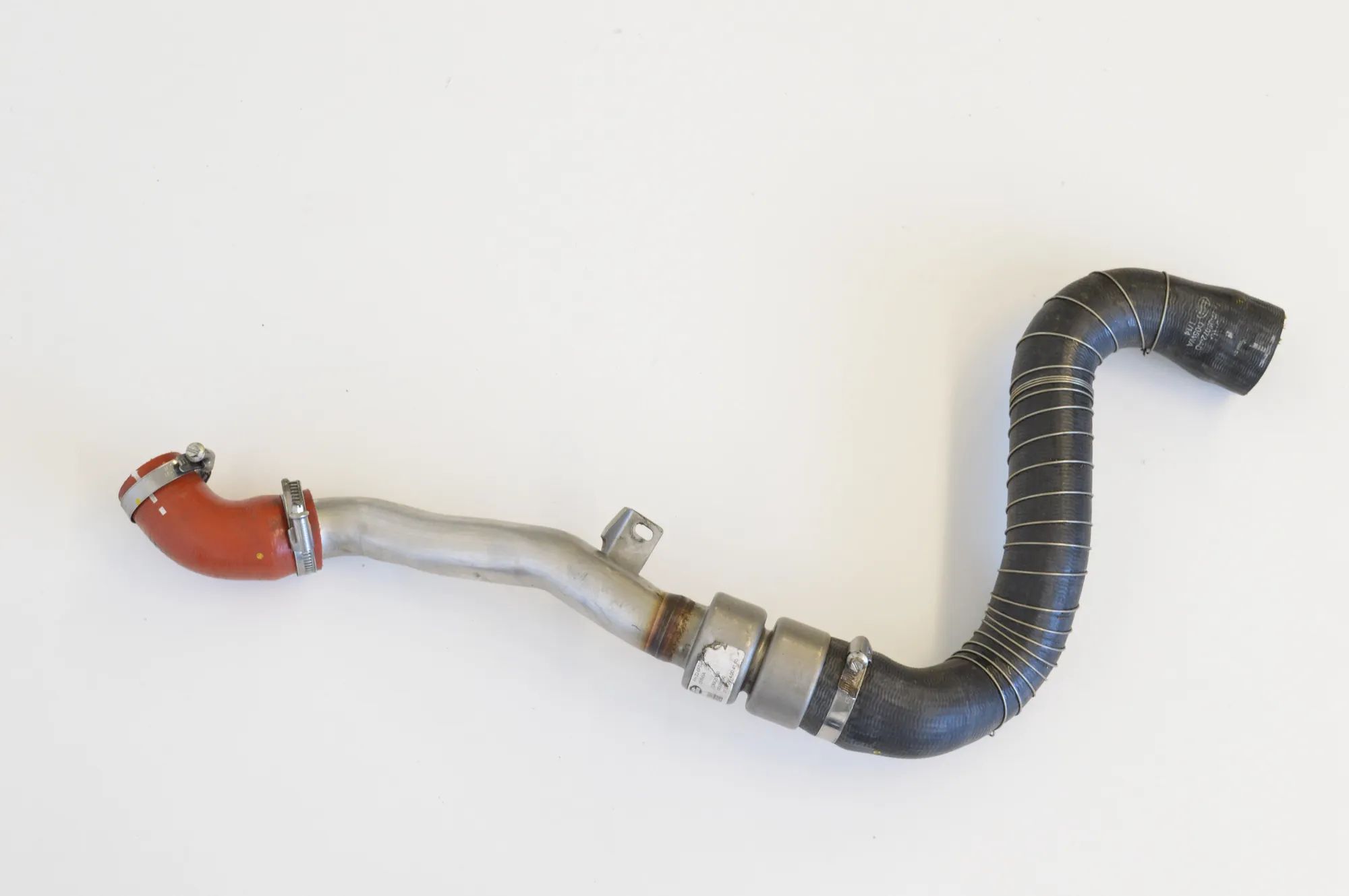 Land Rover Discovery Intercooler hose — left Intercooler hose — left — LAND ROVER DISCOVERY ...