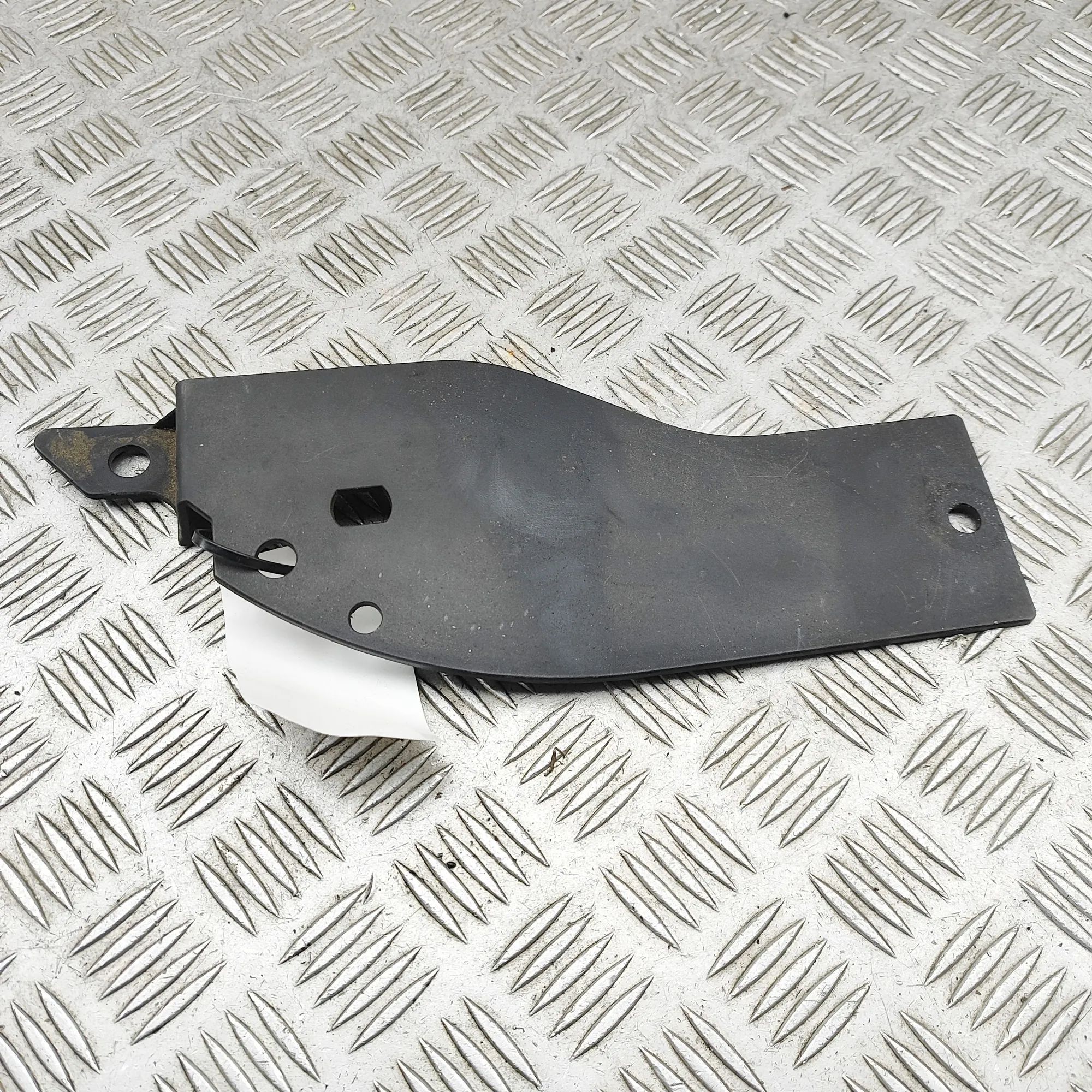 Land Rover Discovery Slam Panel Frame Plastic Trim Slam Panel Frame Plastic Trim — LAND ROVER DISC...