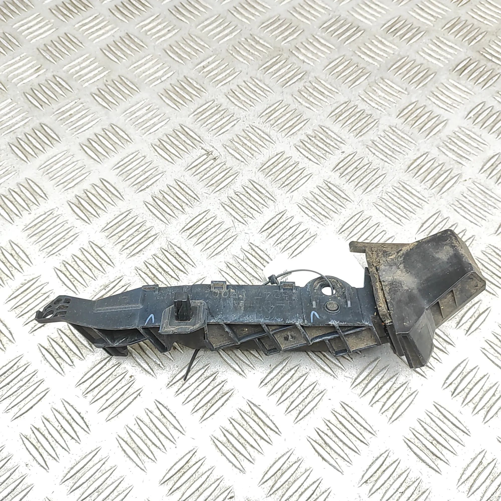 Nissan GT-R Rear Left Bumper Bracket Rear Left Bumper Bracket — NISSAN GT-R (R35) (2...