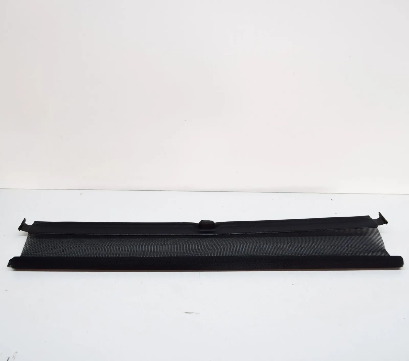 Land Rover Discovery Rear Right Door Sun Blind Roller Rear Right Door Sun Blind Roller — LAND ROVER D...