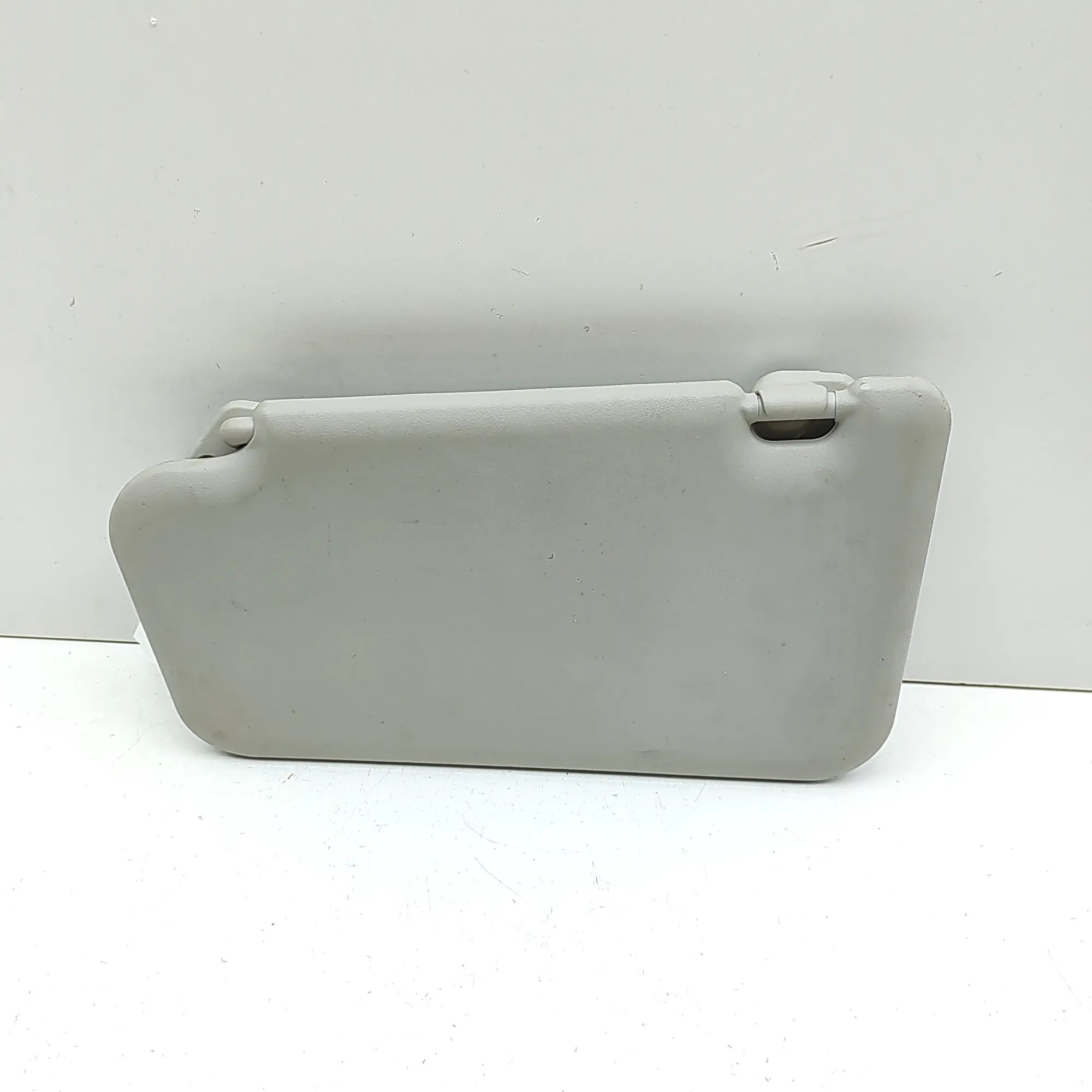 Nissan Leaf Sun visor — right Sun visor — right — NISSAN LEAF (ZE1) (2017-......