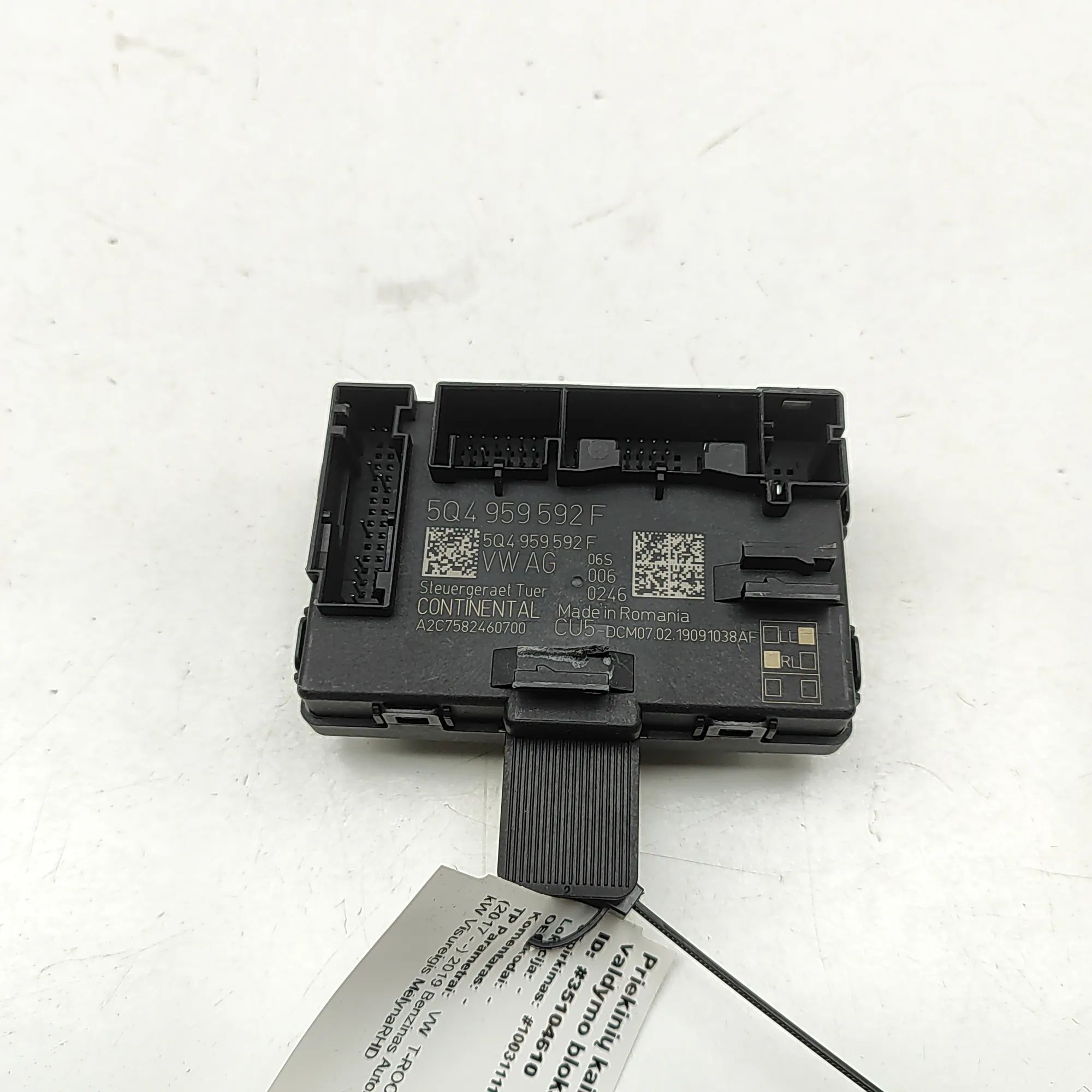 Volkswagen T-Roc Door control unit — front left Door control unit — front left — VW T-ROC (A11)...