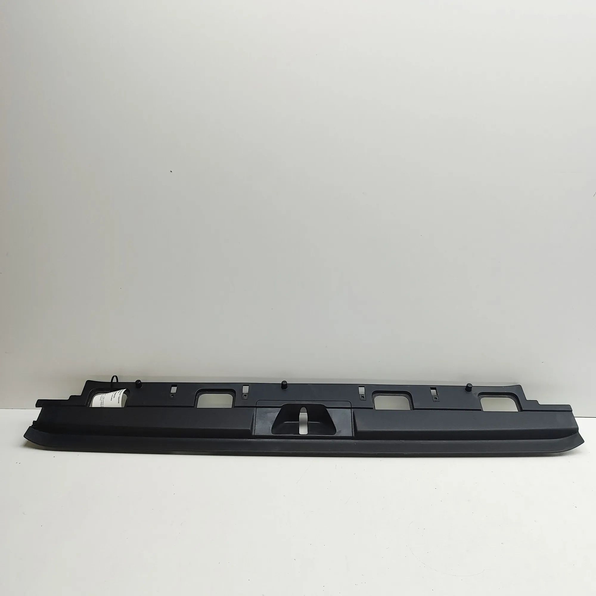 Land Rover Discovery Trunk Boot Lock Trim Trunk Boot Lock Trim — LAND ROVER DISCOVERY (V ...