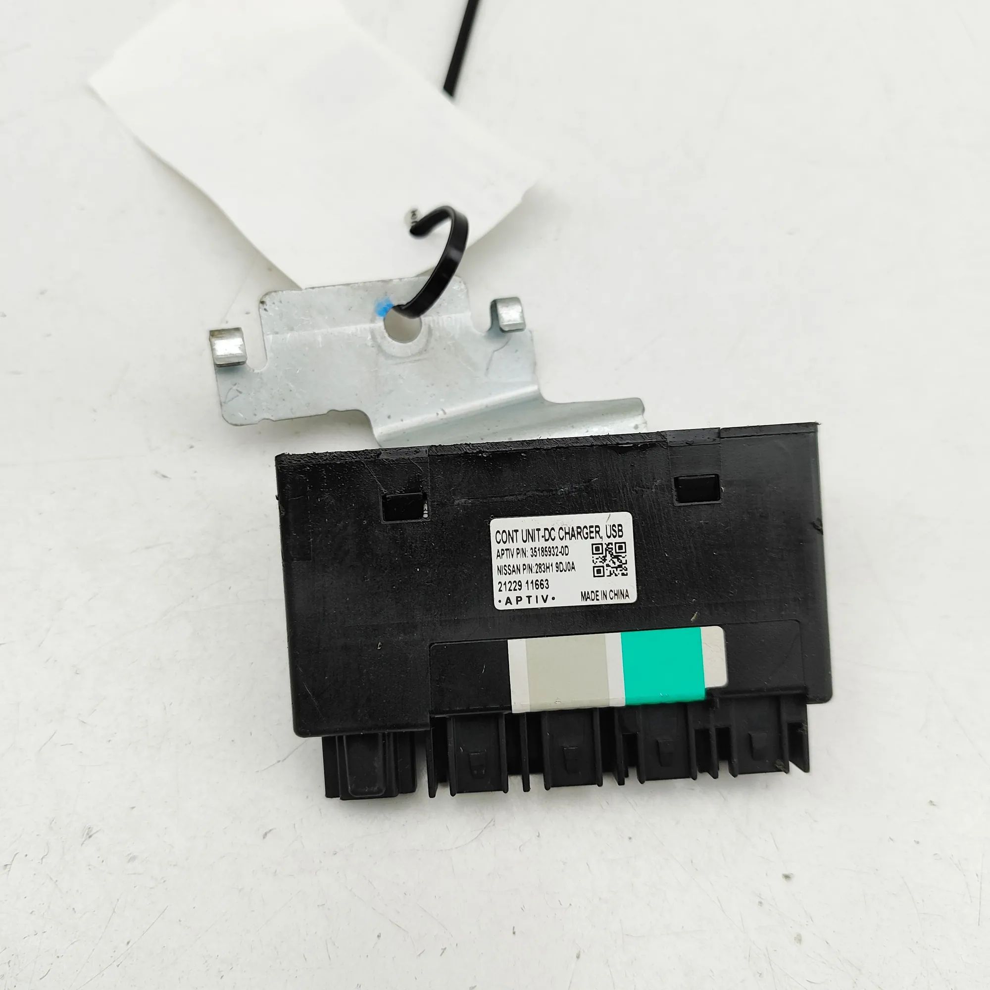 Nissan Leaf USB/AUX control unit USB/AUX control unit — NISSAN LEAF (ZE1) (2017-...