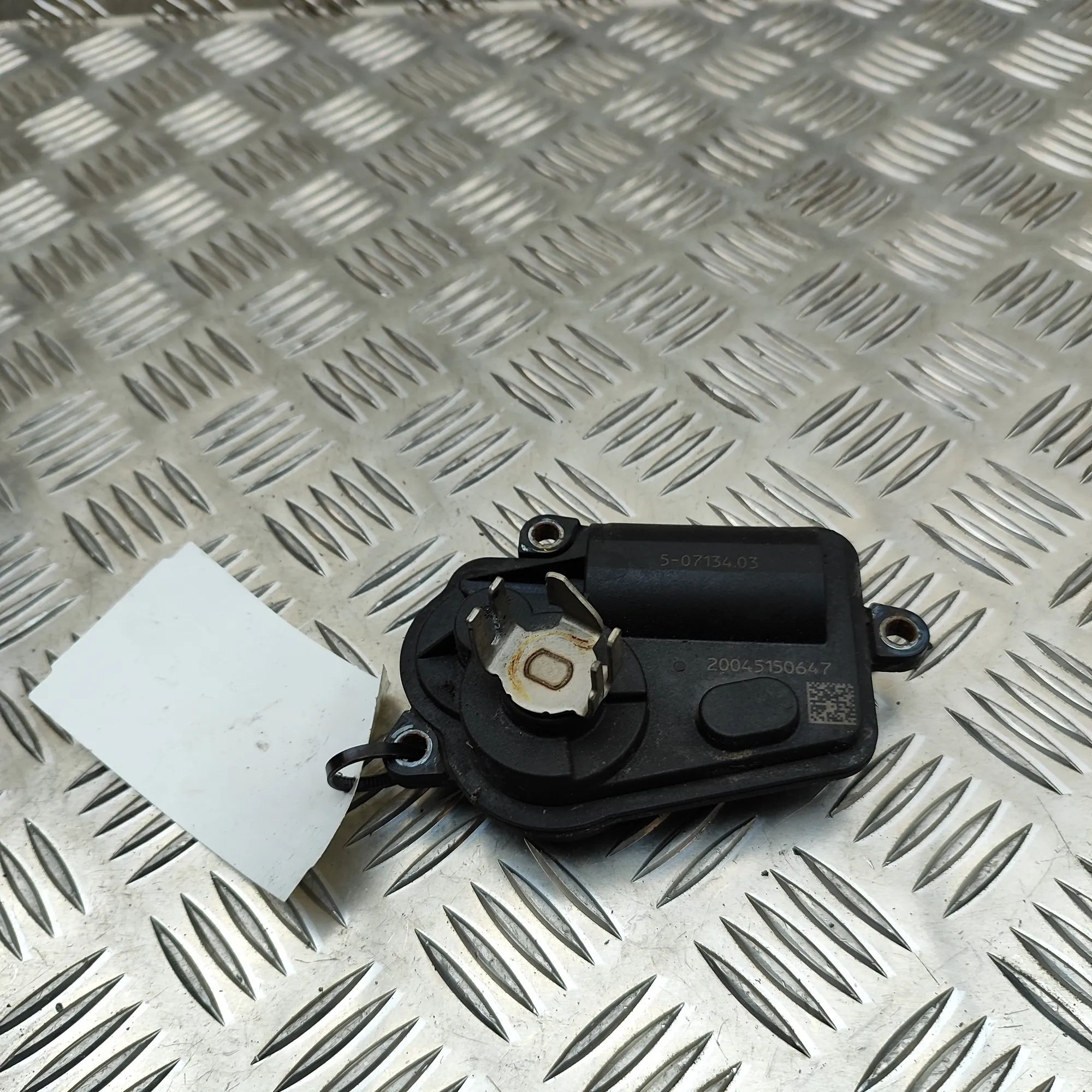 BMW X5 (G05) Exhaust Valve Motor Exhaust Valve Motor — BMW X5 (G05) (2018-...) —...