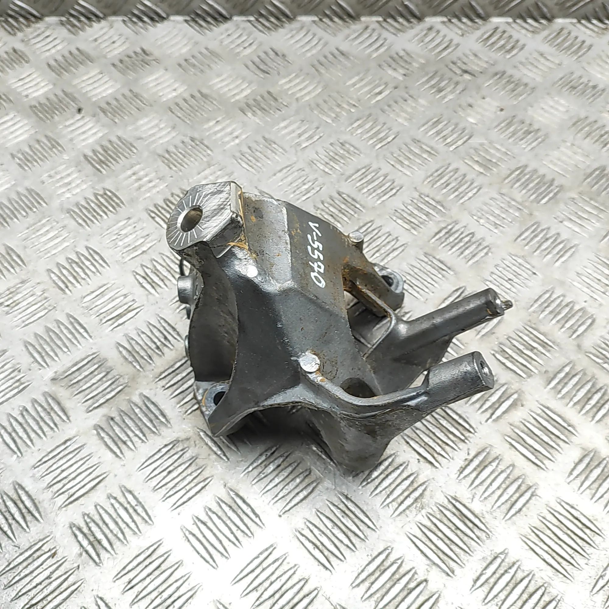 Audi Q8 Left Side Engine Bracket Left Side Engine Bracket — AUDI Q8 (4MN) (2018-...