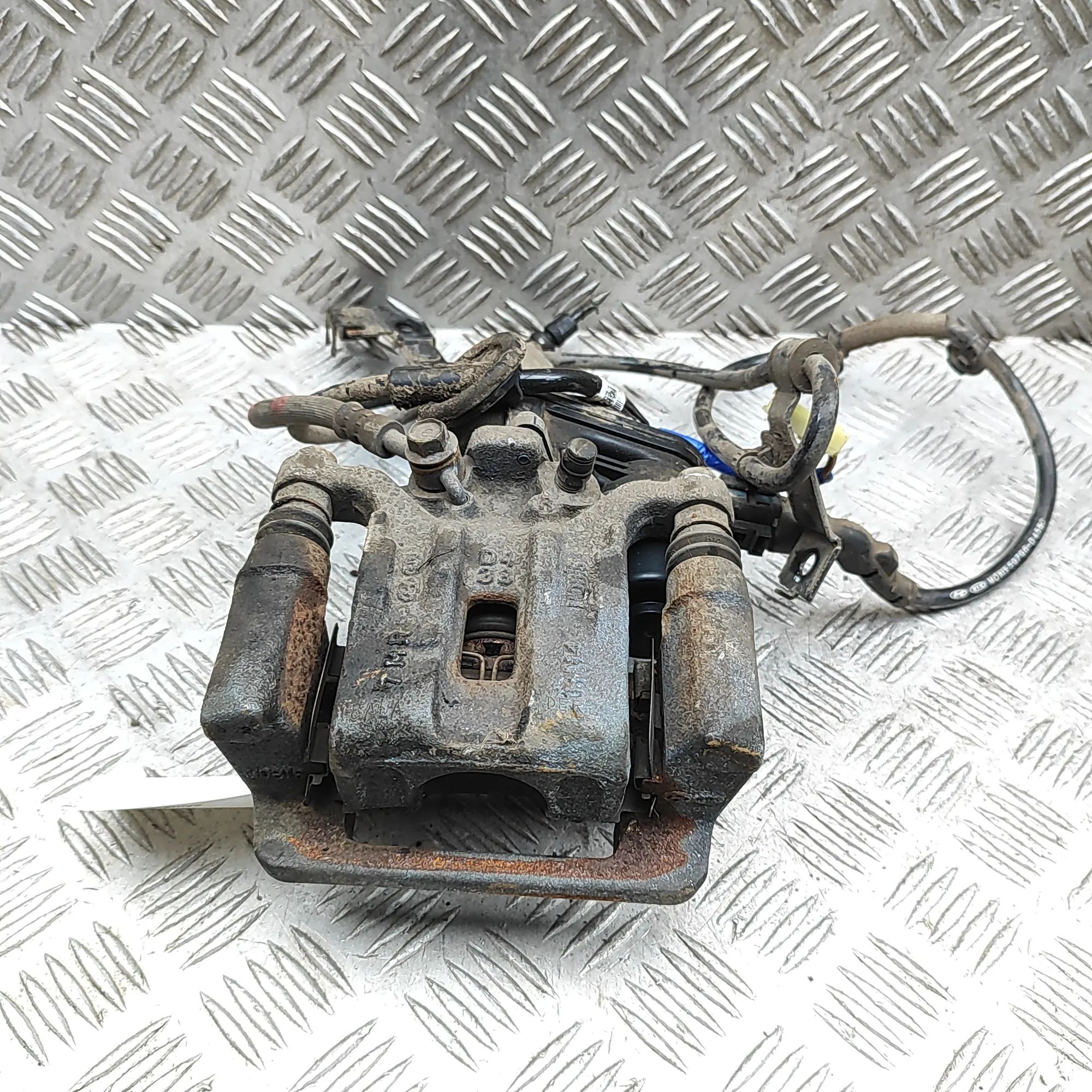 Kia Optima (JF) Brake caliper — rear right