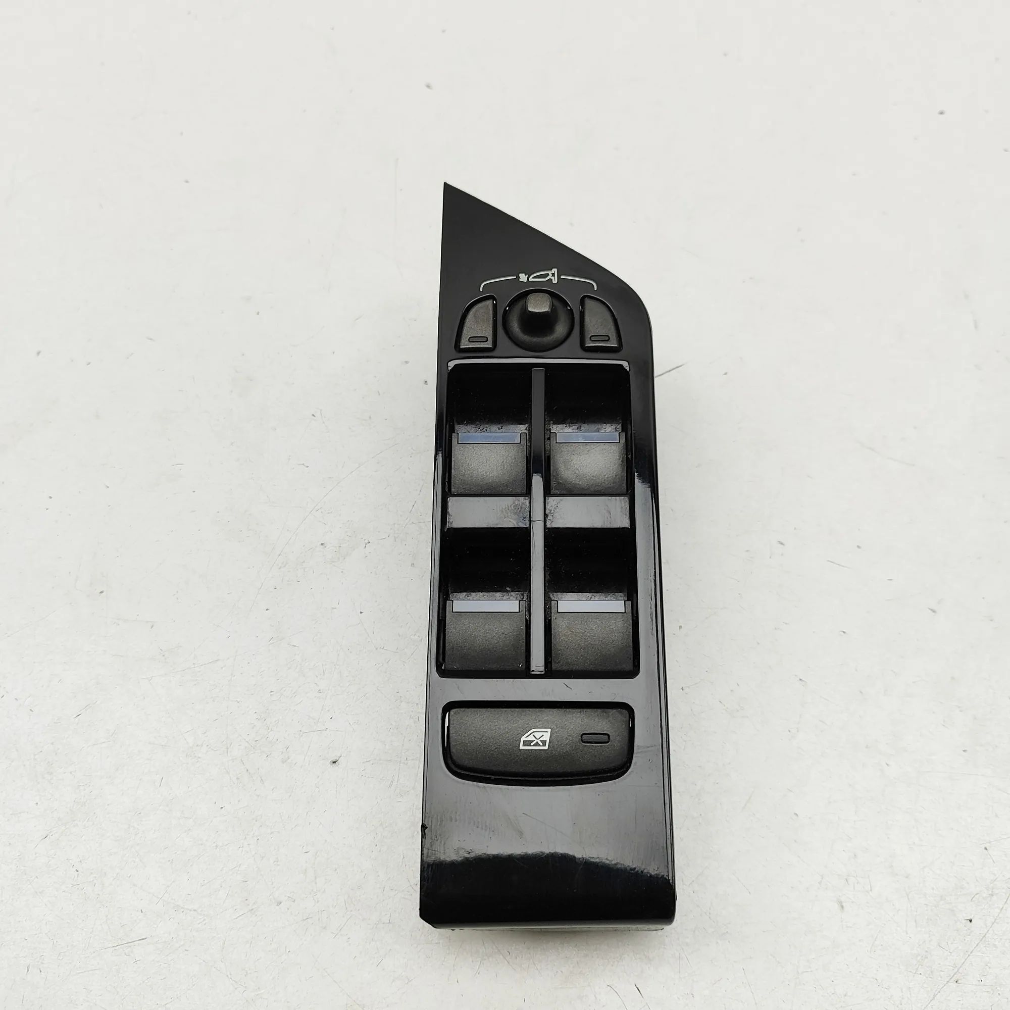 Land Rover Range Rover Evoque Door window switch — front right Door window switch — front right — LAND ROVER R...