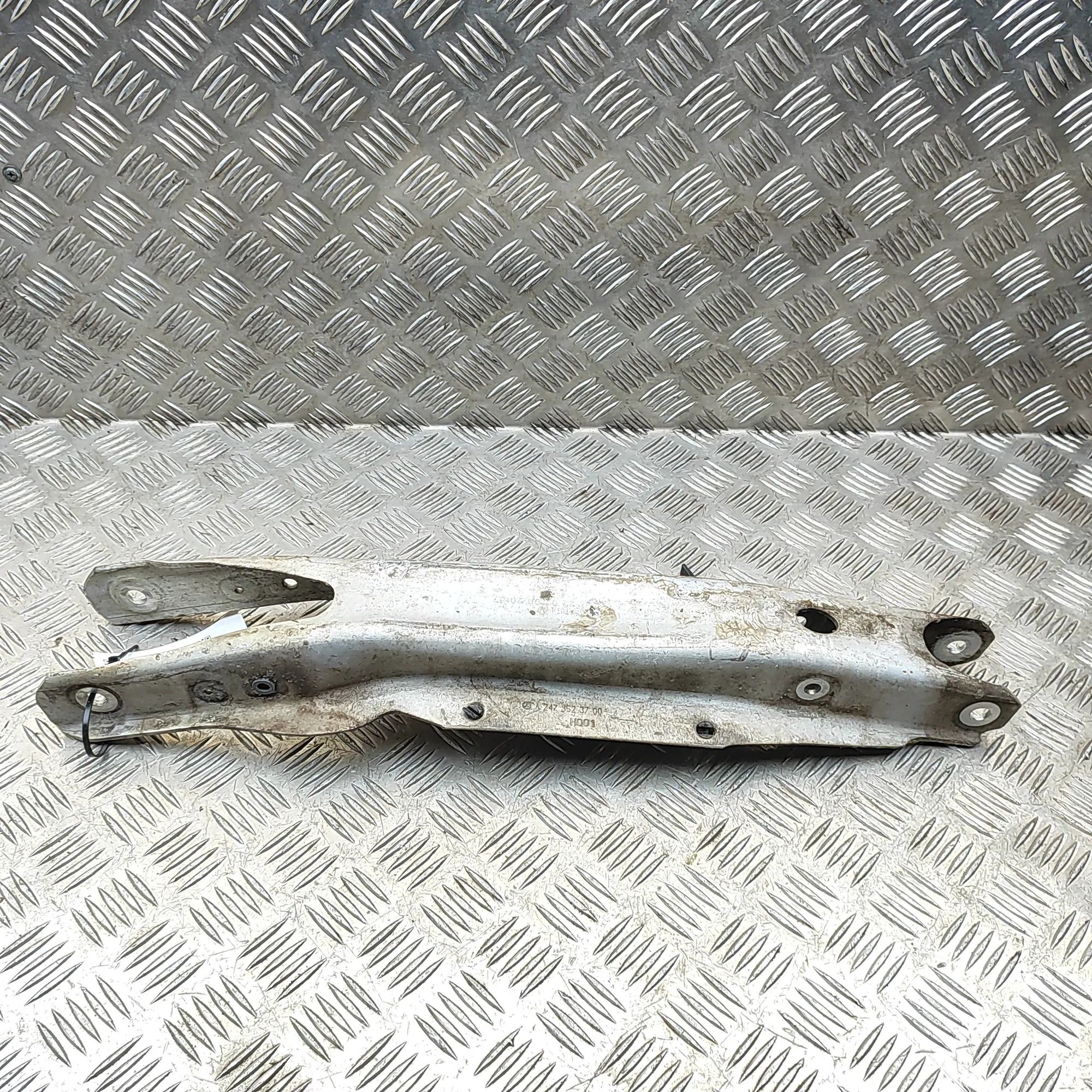 Mercedes-Benz GLA / EQA (H247) Rear Right Lower Control Arm Rear Right Lower Control Arm — MERCEDES BENZ GL...