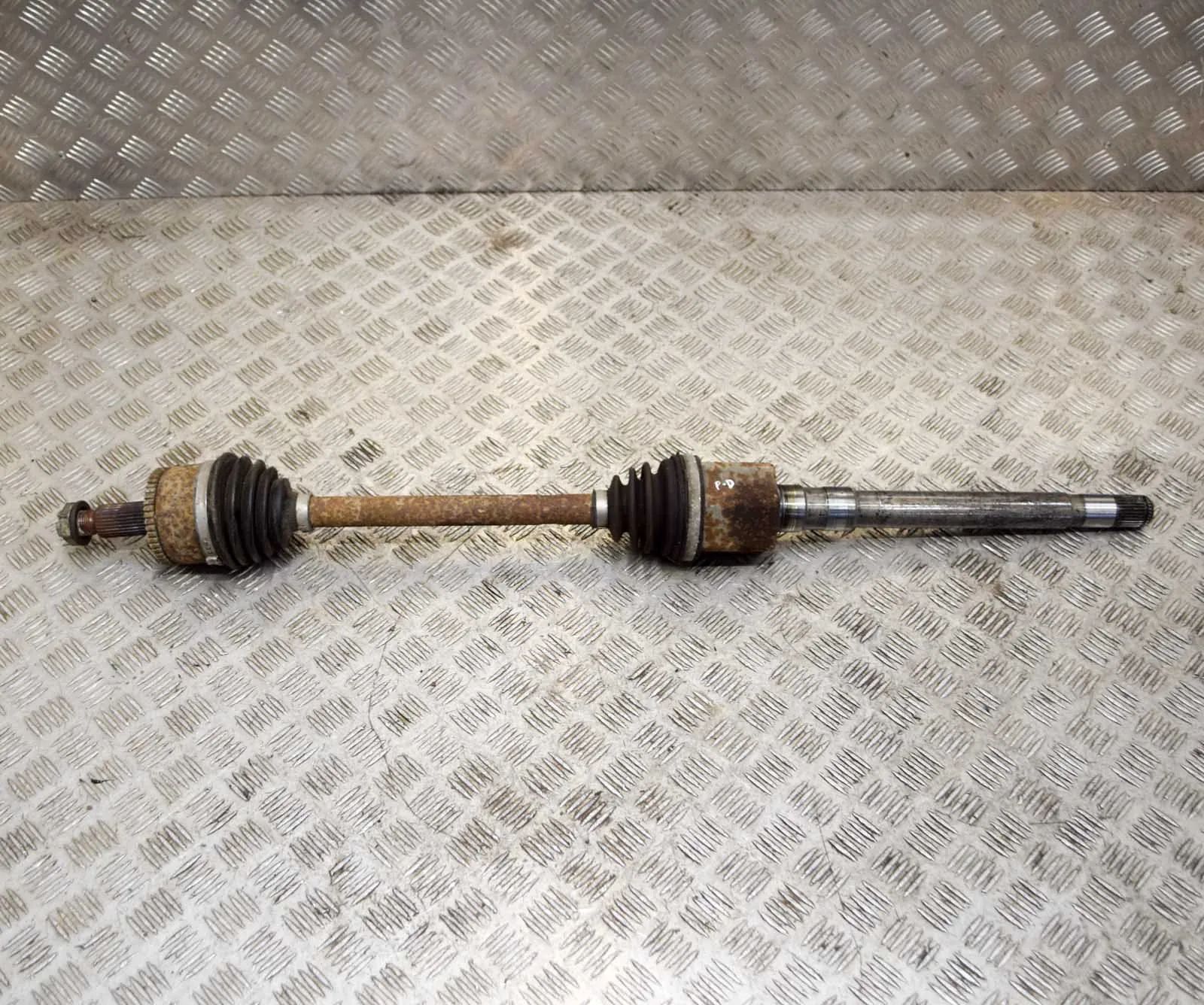 Land Rover Discovery Front Right Driveshaft Front Right Driveshaft — LAND ROVER DISCOVERY (...