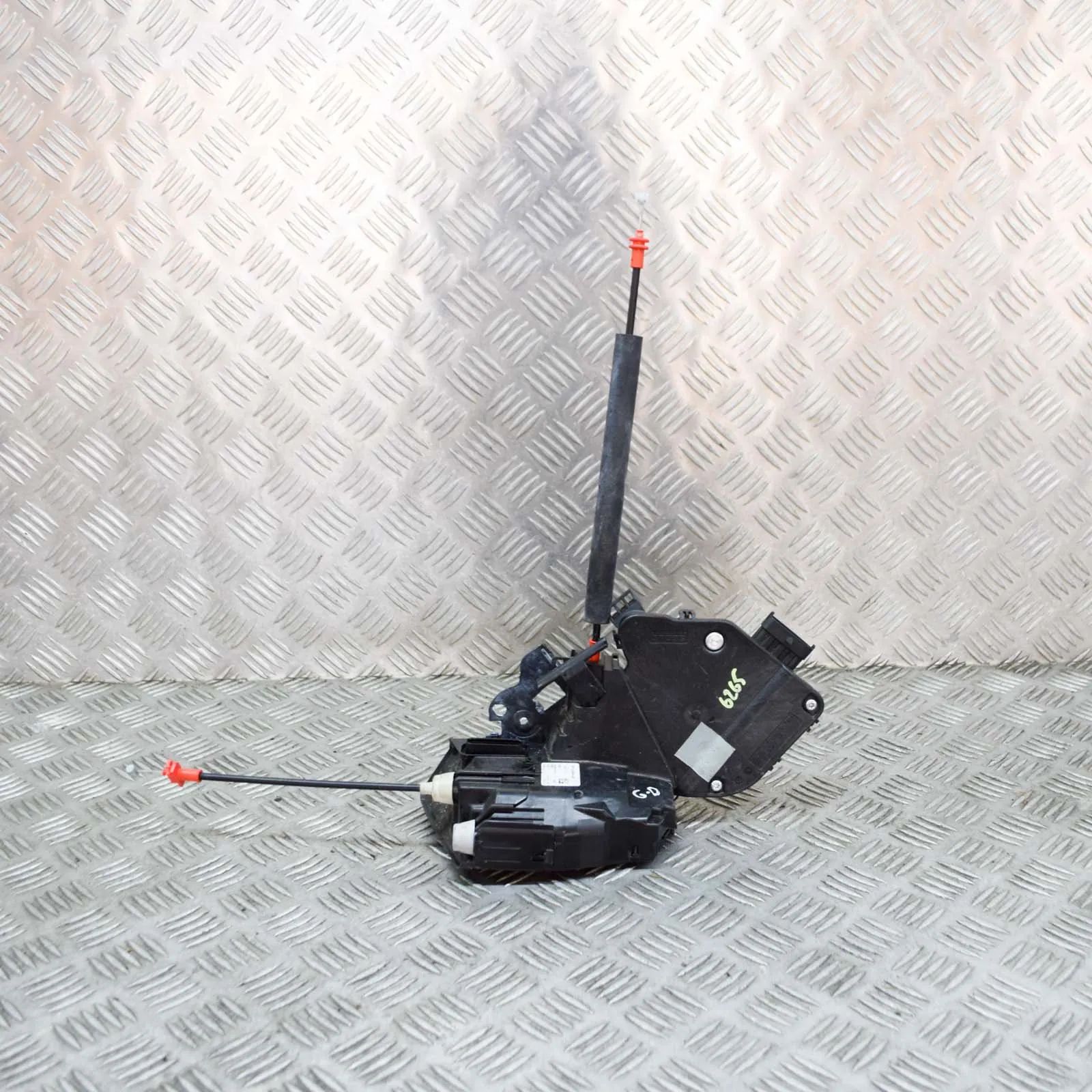 Land Rover Discovery Sport Door lock — rear right Door lock — rear right — LAND ROVER DISCOVERY S...