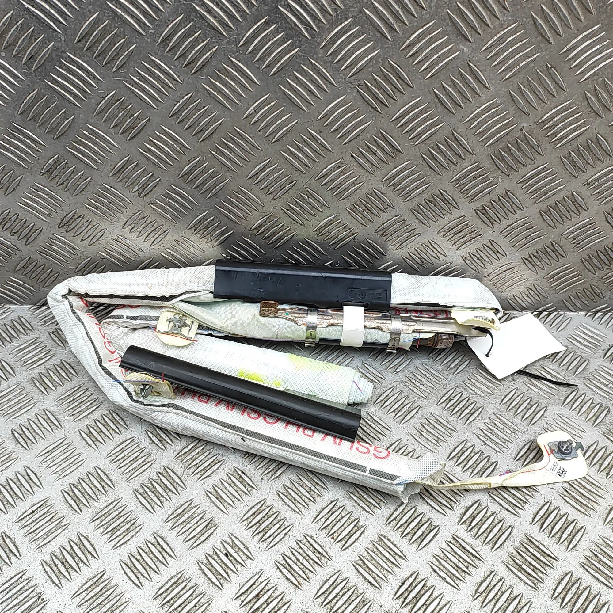 Opel Mokka (A) Right Side Roof Safety Curtain SRS Right Side Roof Safety Curtain SRS — OPEL MOKKA...