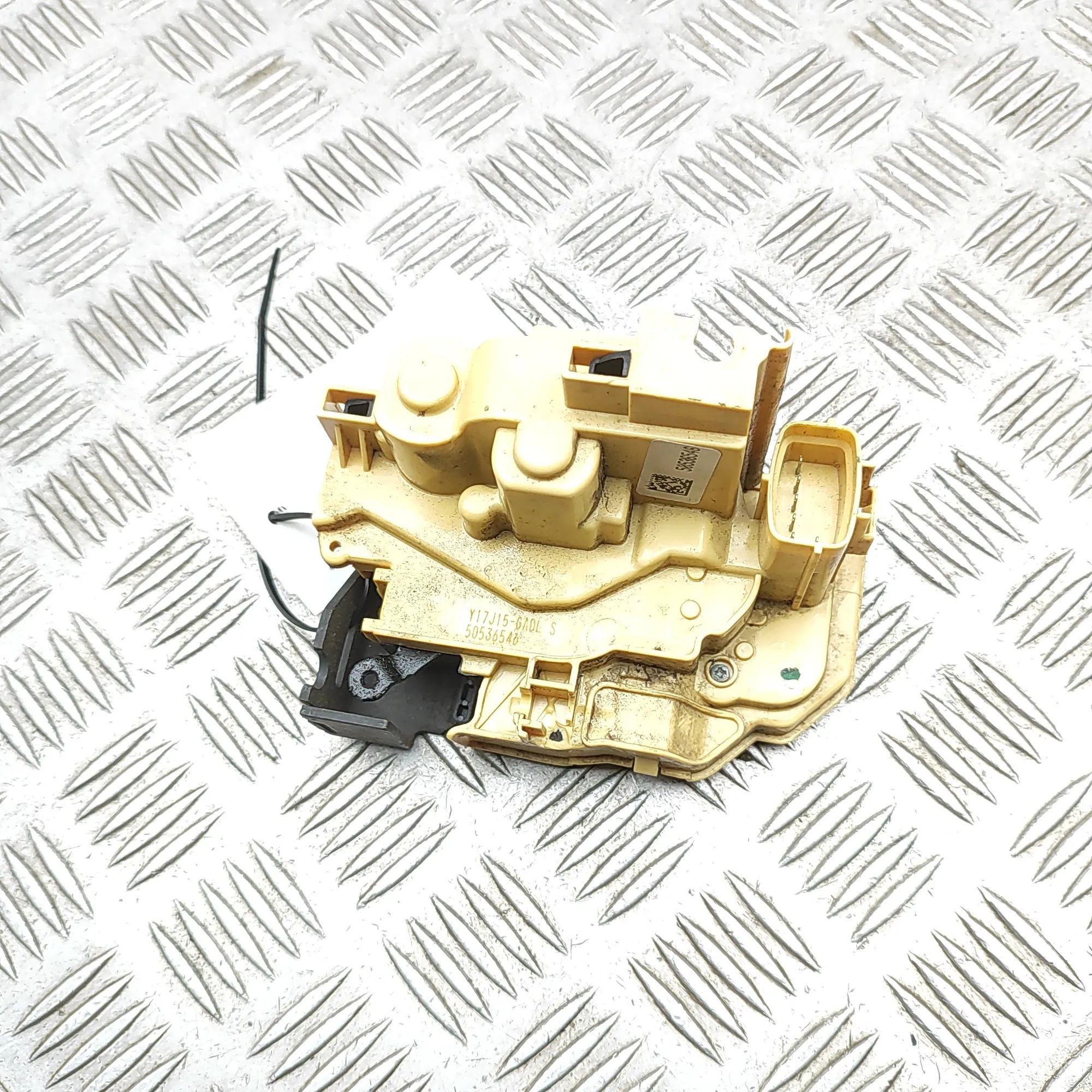 Alfa-Romeo Stelvio Door lock — front left Door lock — front left — ALFA ROMEO STELVIO (94...