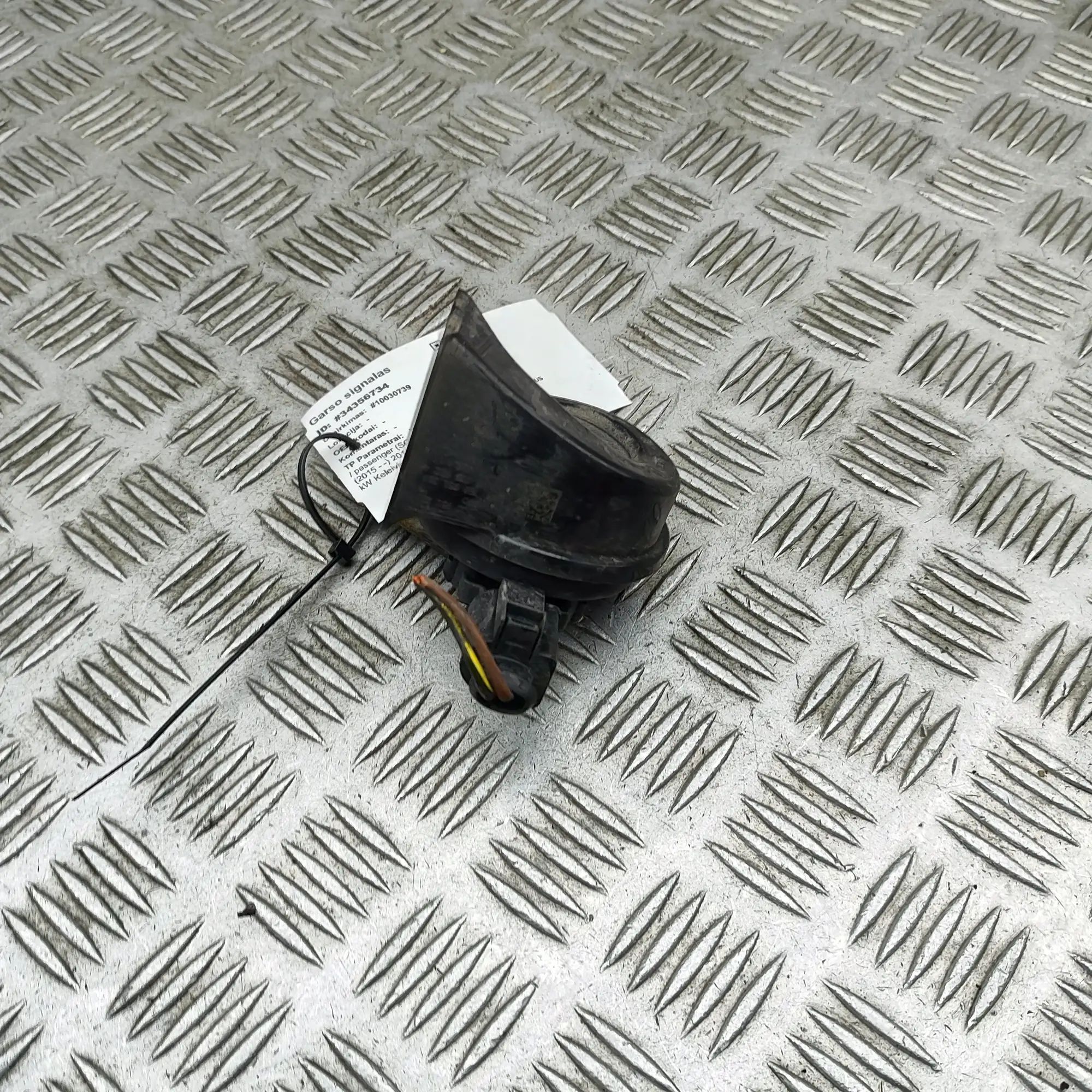Volkswagen Transporter (T6, Caravelle, Multivan) Horn signal Horn signal — VW TRANSPORTER (VI T6 Minibus / p...