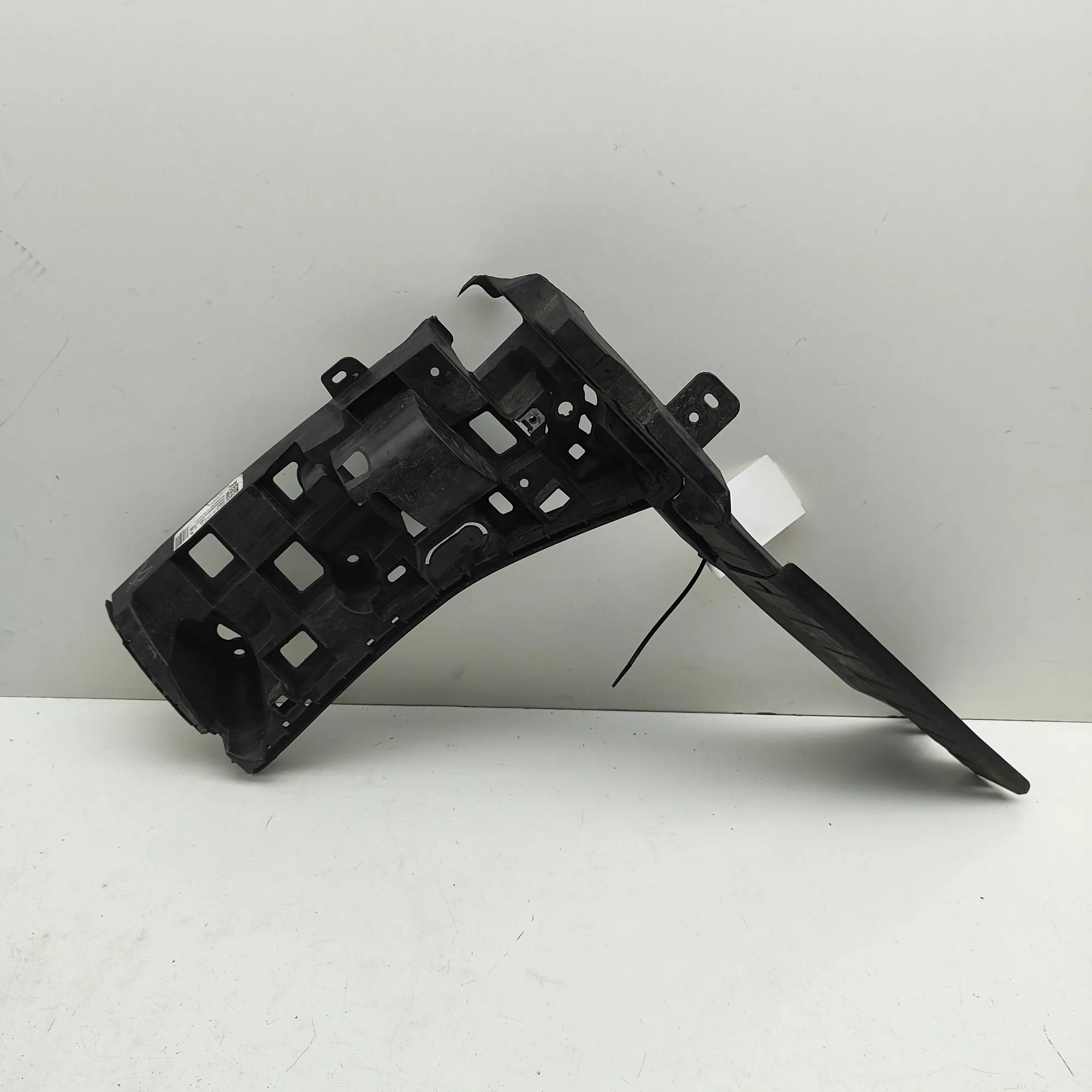BMW X5 (G05) Rear Right Bumper Bracket Rear Right Bumper Bracket — BMW X5 (G05) (2018-...