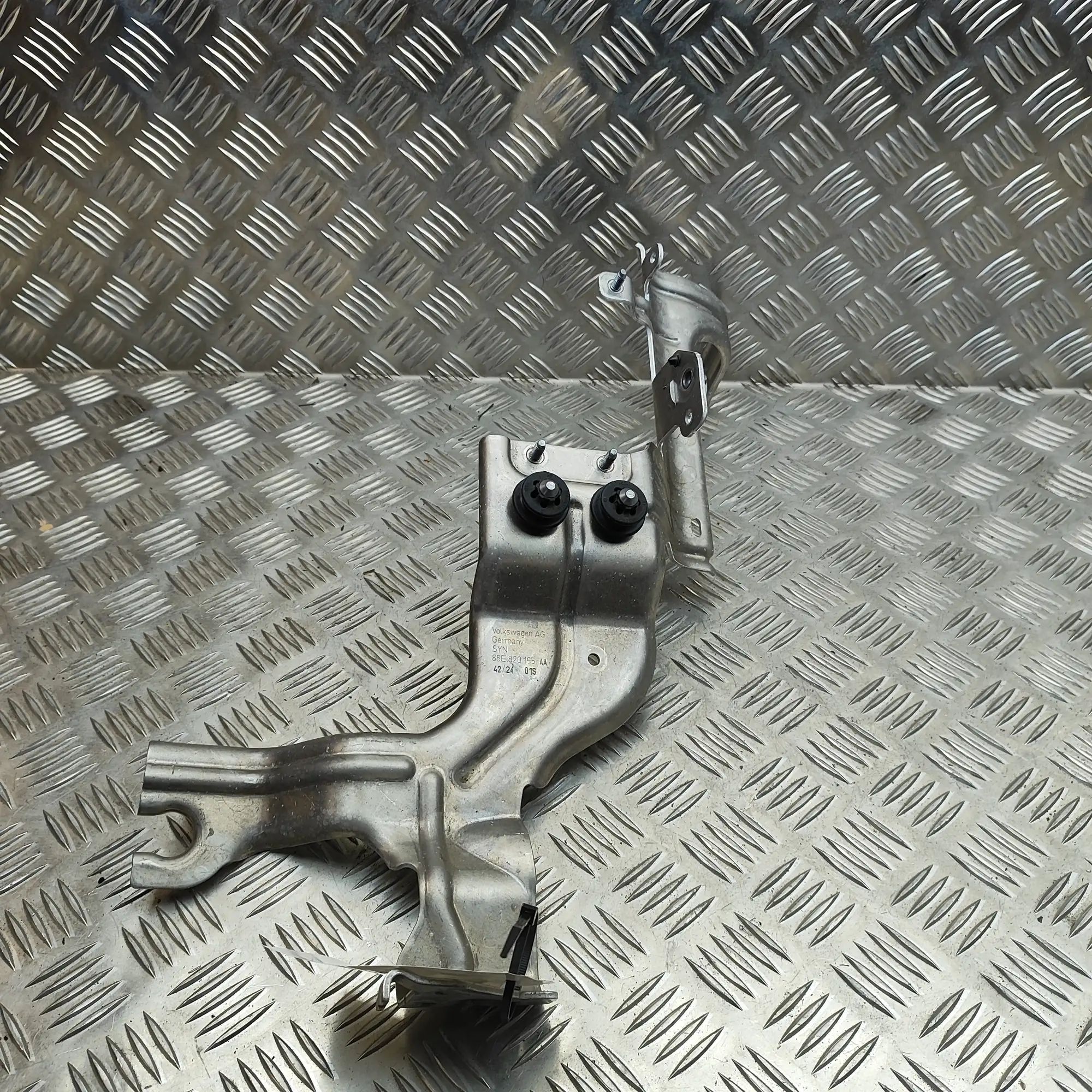 Porsche Macan (XAB) Bracket Bracket — PORSCHE MACAN (XAB) (2024-...) — 85E8...