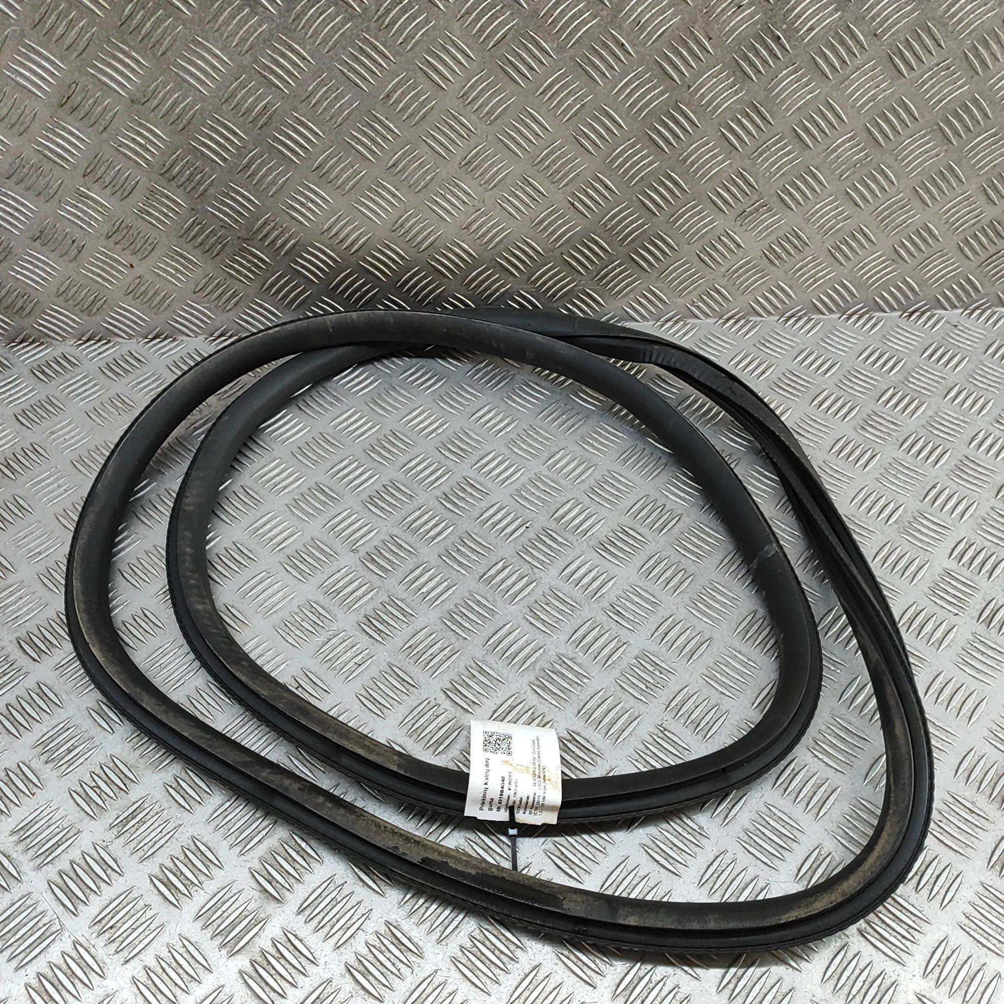 Mercedes-Benz CLA (C118) Door rubber seal — front left Door rubber seal — front left — MERCEDES BENZ C...
